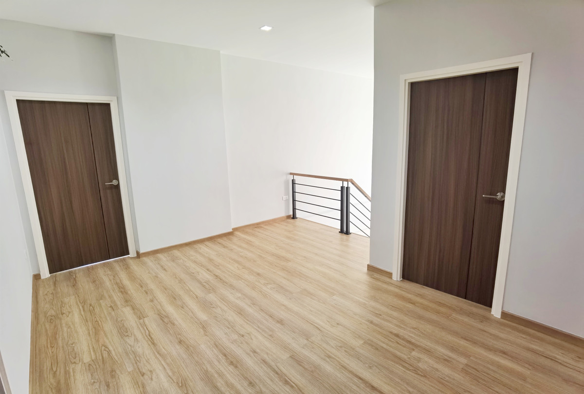 ขายบ้านนนทบุรี บางใหญ่ บางบัวทอง : [ขายขาดทุน 3 ล้าน!] บ้านเดี่ยวหลังใหญ่ ซื่อตรง พรีเมี่ยม บางบัวทอง-340 สภาพมือหนึ่ง 106 ตร.ว. ใกล้เซ็นทรัลเวสต์เกต คุ้มที่สุดในย่าน! 