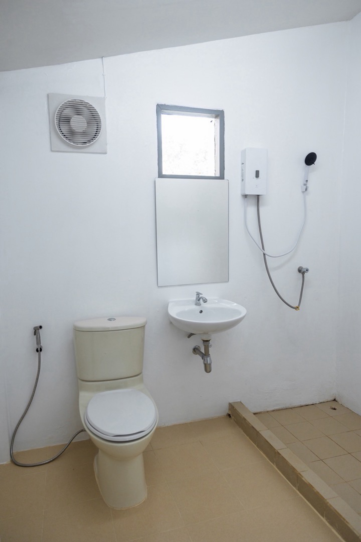 ขายบ้านปากช่อง เขาใหญ่ : ขายบ้านเขาใหญ่ หมูสี 4 ห้องนอน ที่ดิน 253 ตร.ว บ้านพักตากอากาศใกล้อุทยาน เหมาะอยู่อาศัยและลงทุนปล่อยเช่า 
