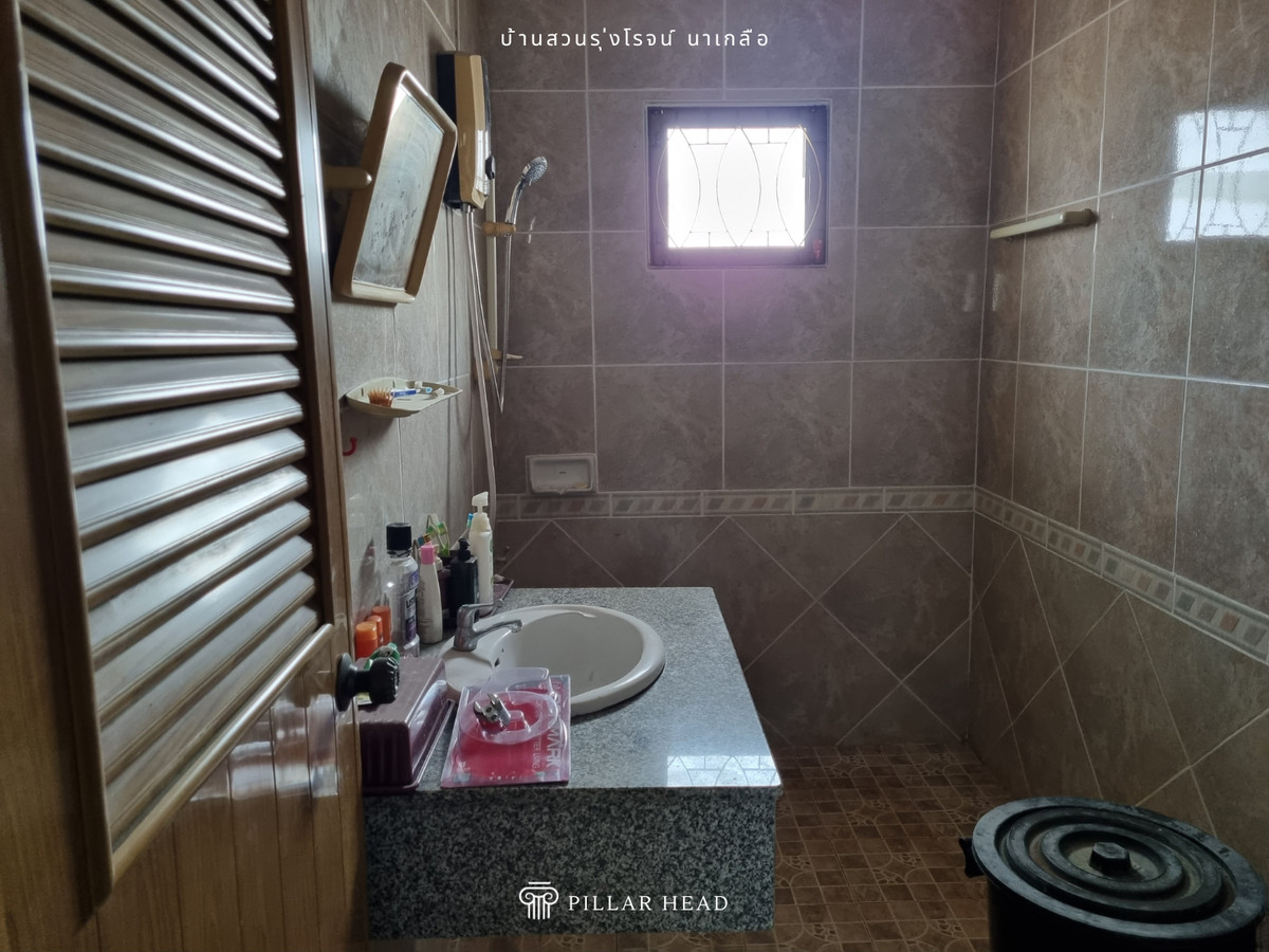 ขายบ้านพัทยา บางแสน ชลบุรี สัตหีบ : ขายด่วน! บ้านเดี่ยว 2 ชั้น ในโครงการบ้านสวนรุ่งโรจน์ นาเกลือ