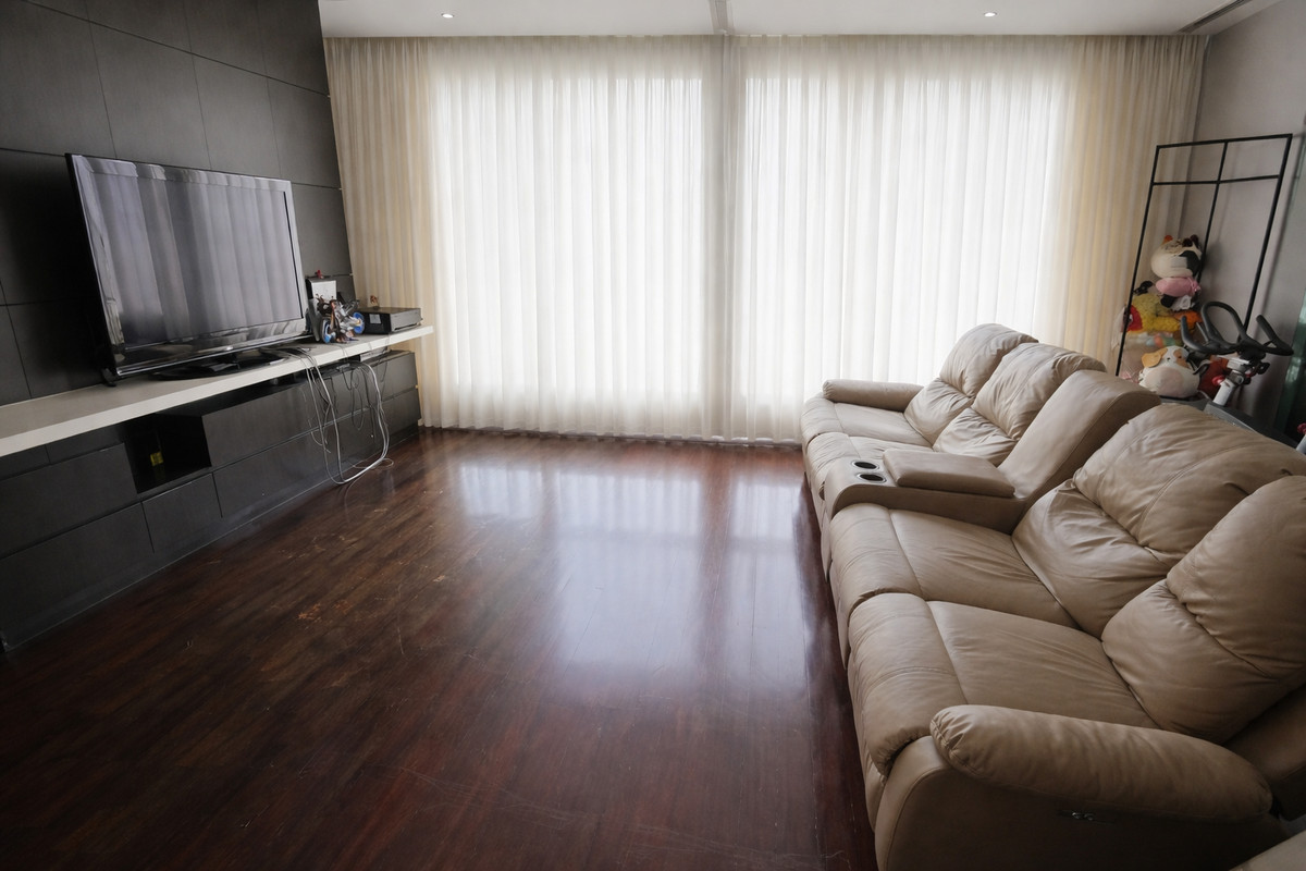 ขายคอนโดสุขุมวิท อโศก ทองหล่อ : For Sell Condo Big Size 3Bed Thonglor ใกล้ BTS ทองหล่อ Luxury Residential Area หมาะสำหรับอยู่อาศัยใจกลางสุขุมวิท และหาไม่บ่อยในตลาด