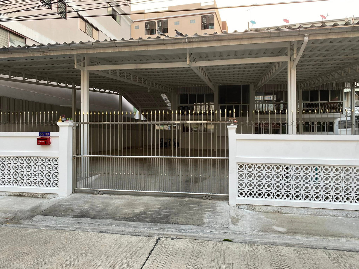 ให้เช่าบ้านโชคชัย4 ลาดพร้าว71 : #E301 🎉010469 ให้เช่าบ้าน Soi Lat Phrao 29