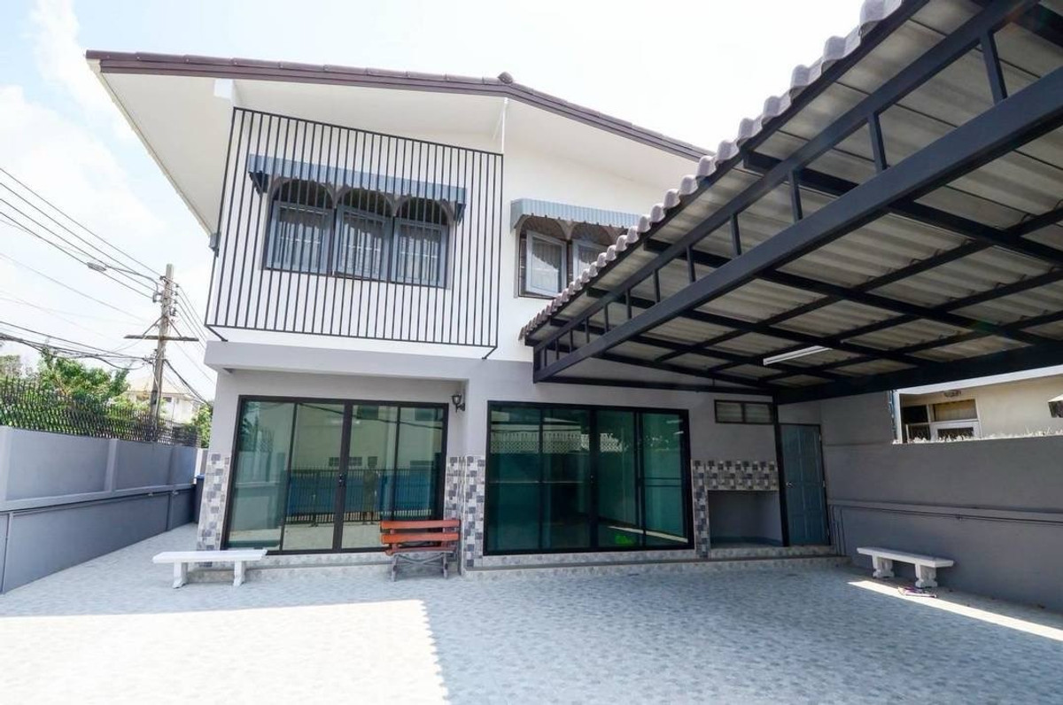 For RentHouseChokchai 4, Ladprao 71, Ladprao 48, : 🏡2-story house for rent, Chokchai 4, Soi 76, 3 bedrooms, 3 bathrooms, 55 sq m, corner house (quiet), parking for 4-6 cars inside the house🚗