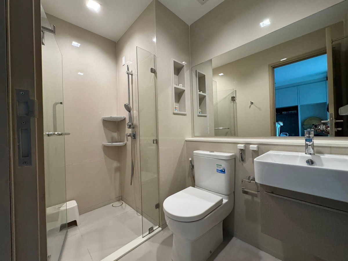 For RentCondoThaphra, Talat Phlu, Wutthakat : ⭐️ Life Sathorn Sierra ⭐️ 1 Bed 1 Bath, built-in furniture in the whole room, ready to move.