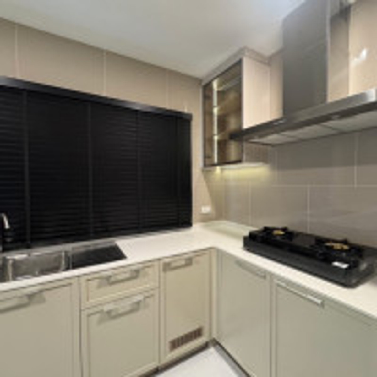 ให้เช่าบ้านบางนา แบริ่ง ลาซาล : ขายบ้านหรู THE CITY บางนา กม.7 หลังใหญ่ 326 ตร.ม. 4 นอน 5 น้ำ ทิศเหนือไม่ร้อน เฟอร์ฯ+เครื่องใช้ไฟฟ้าครบ ทำเลดีที่สุดหลัง Mega Bangna สังคมคุณภาพระดับพรีเมียม  .