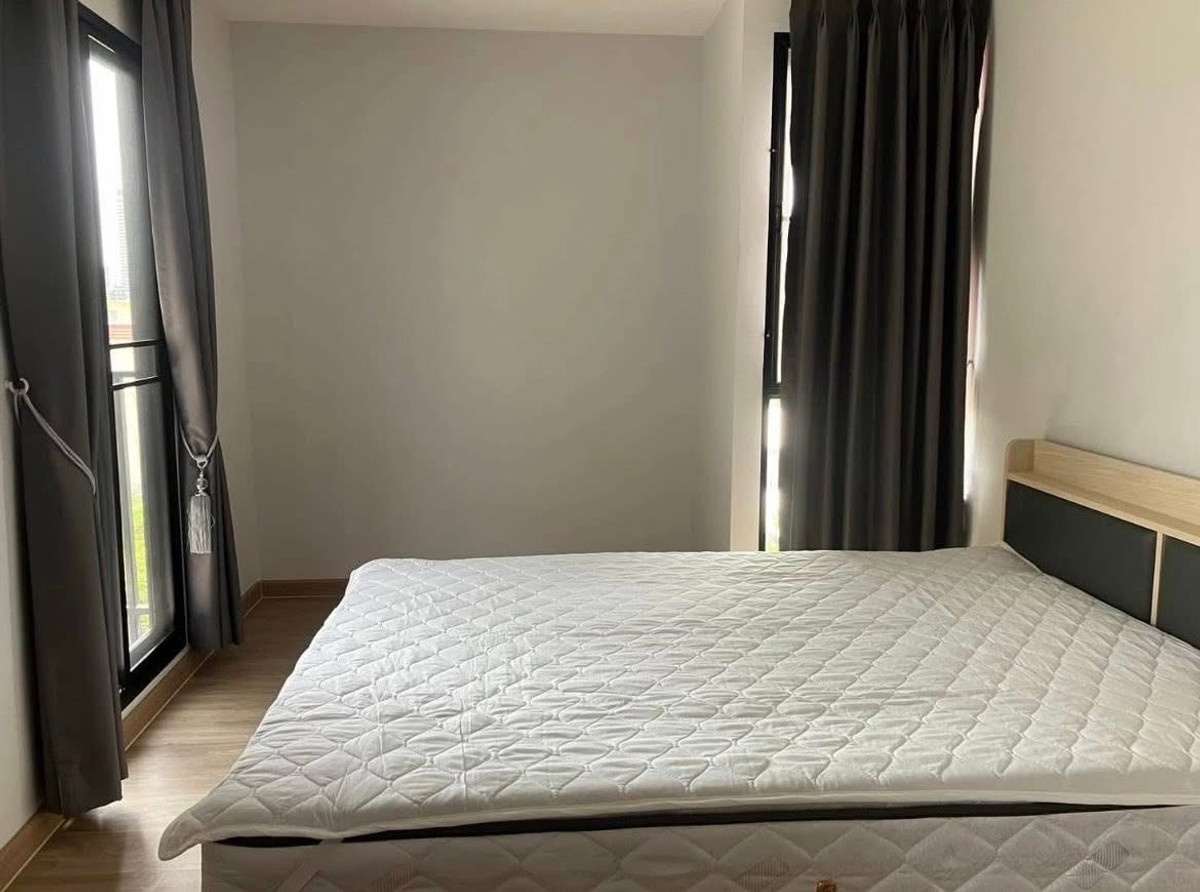 ให้เช่าคอนโดรัชดา ห้วยขวาง : ✨ ห้องมุม โปร่ง 37.5 ตร.ม. มีรถรับส่ง MRT | Asher Koop ✨