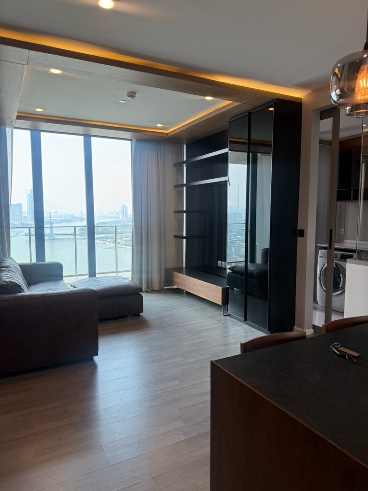 ขายคอนโดบางซื่อ วงศ์สว่าง เตาปูน : 333 Riverside **ขาย** 2 นอน ทิศใต้ วิวแม่น้ำ ห้องสวยพร้อมเข้าอยู่ ราคาเพียง 15.89 ล้านเท่านั้น 