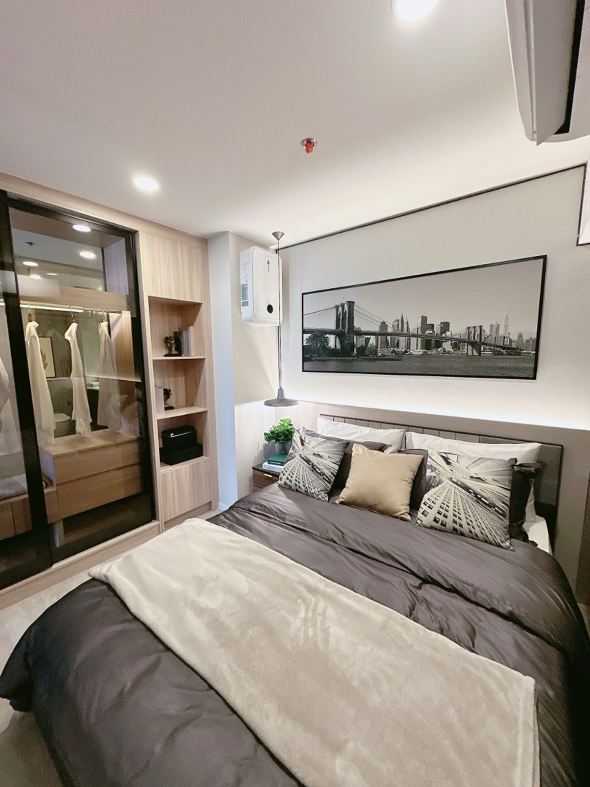 ขายคอนโดพระราม 9 เพชรบุรีตัดใหม่ RCA : 𝐋𝐀𝐍𝐃𝐌𝐀𝐑𝐊 𝐑𝐀𝐌𝐀𝟗 ผ่อนสบายๆ 𝟗,𝟗𝟎𝟎/เดือน 𝐅𝐫𝐞𝐞 เงินดาวน์ ทุกค่าใช่จ่าย ห้องหลุดด มือ1 