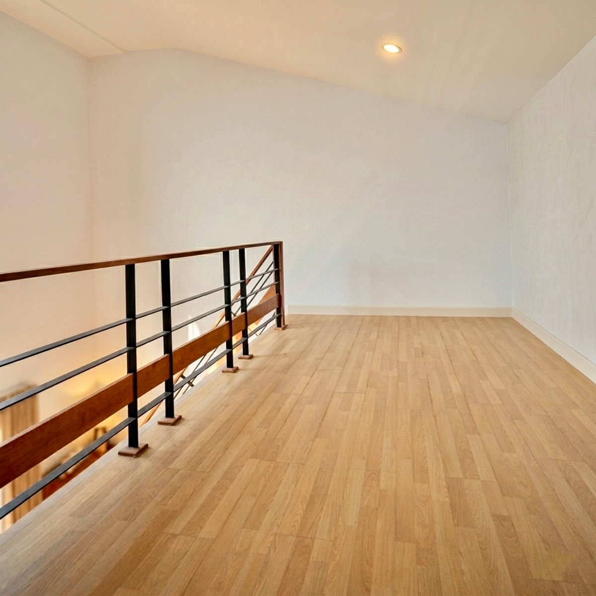 ขายทาวน์โฮมบางซื่อ วงศ์สว่าง เตาปูน : ฟลอร่า วงศ์สว่าง / 4 ห้องนอน (ขาย), Flora Wongsawang / 4 Bedrooms (FOR SALE) BNS040