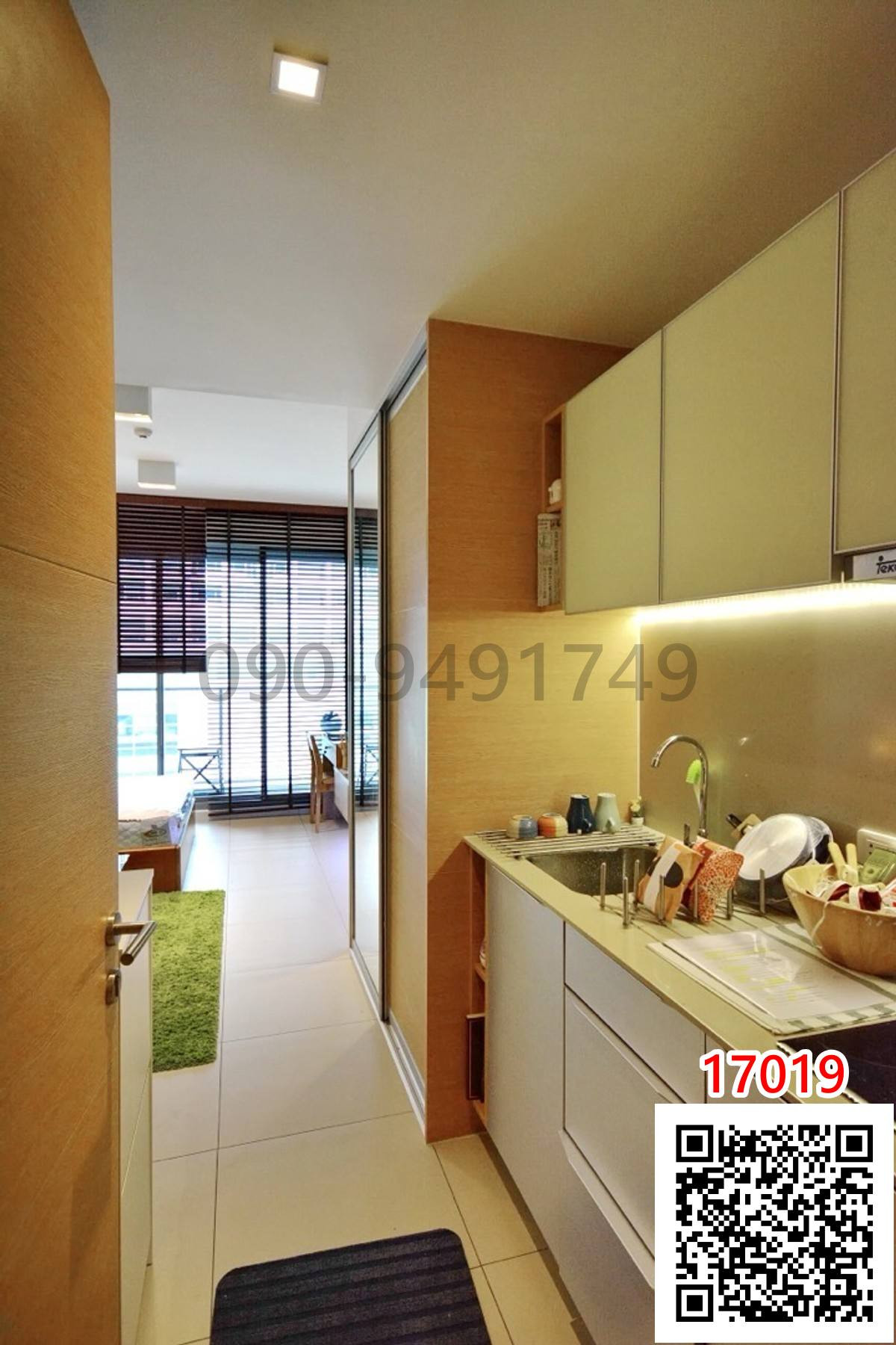 For SaleCondoSukhumvit, Asoke, Thonglor : Condo for sale: Lofts Ekkamai, large studio room, only 190 meters from BTS Ekkamai.