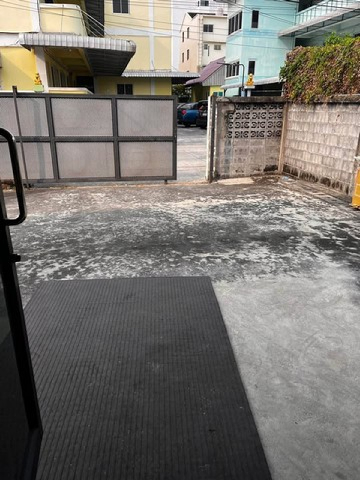 For RentWarehouseChokchai 4, Ladprao 71, Ladprao 48, : HR3343 Warehouse with office for rent, 2 floors – Chokchai 4 / Satri Witthaya 2 location, total usable area 260 sq m | Electric door | 13 CCTV cameras (ready to do business immediately!)