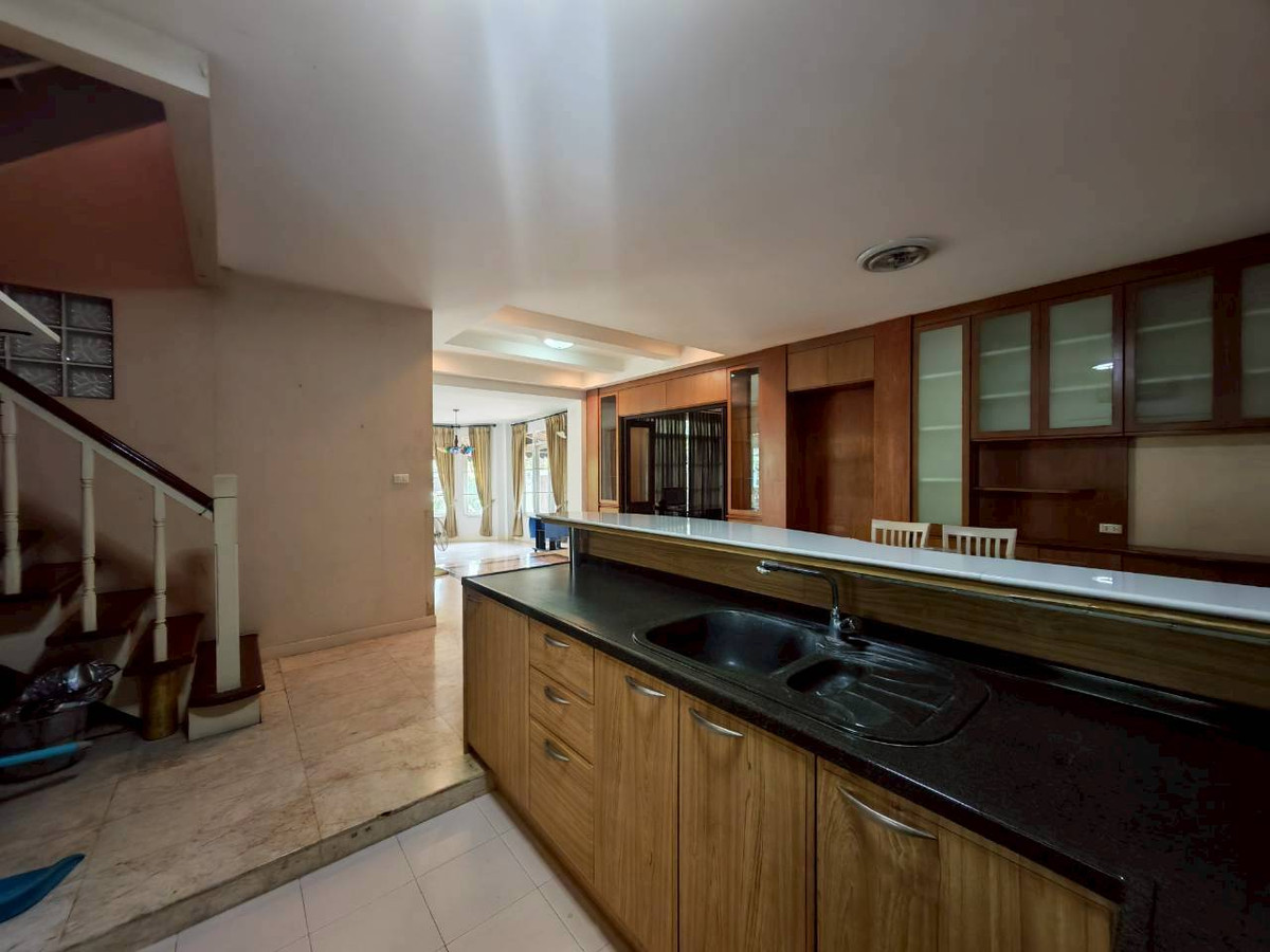 ขายบ้านลาดกระบัง สุวรรณภูมิ : 🏡 ขายบ้านเดี่ยว หมู่บ้านมัณฑนา วงแหวน-พระราม 9 บ้านสวย บรรยากาศร่มรื่น สไตล์บ้านสวน พื้นที่ใหญ่ หาไม่ได้แล้ว!