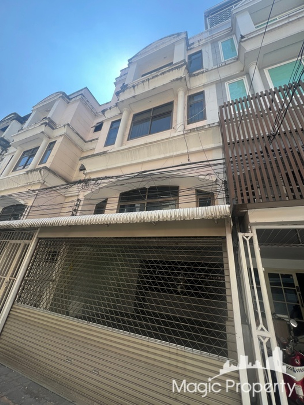 ให้เช่าอาคารพาณิชย์สุขุมวิท อโศก ทองหล่อ : อาคารพาณิชย์ให้เช่า ในซอยสุขุมวิท 39 แขวงคลองตันเหนือ เขตวัฒนา กรุงเทพฯ