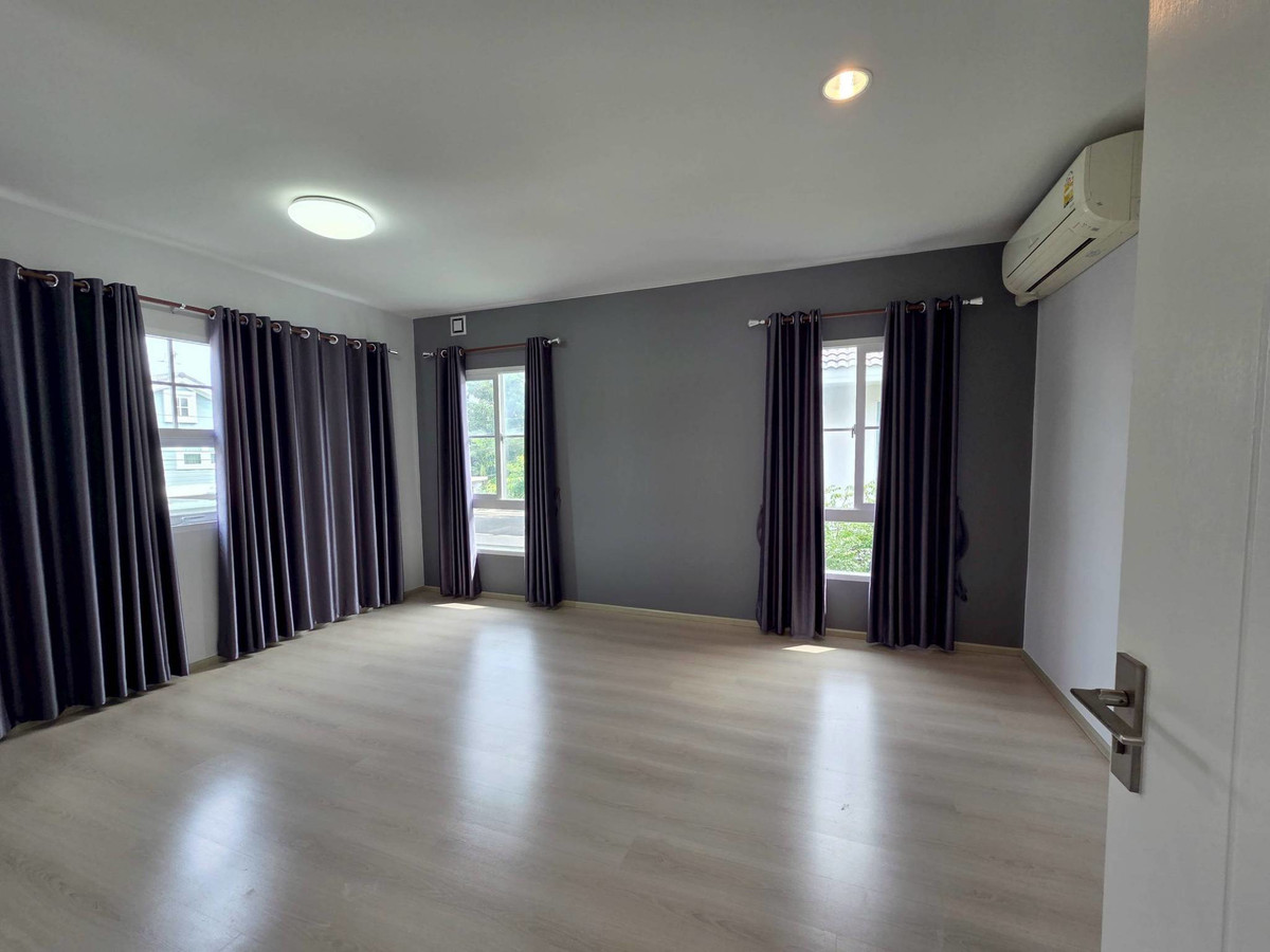 ขายบ้านพุทธมณฑล ศาลายา : 95903 - ขาย บ้านเดี่ยว 2 ชั้น โครงการ Villaggio Pinklao-Salaya ถนนสำเร็จพัฒนา ต.ศาลากลาง อ.บางกรวย จ.นนทบุรี