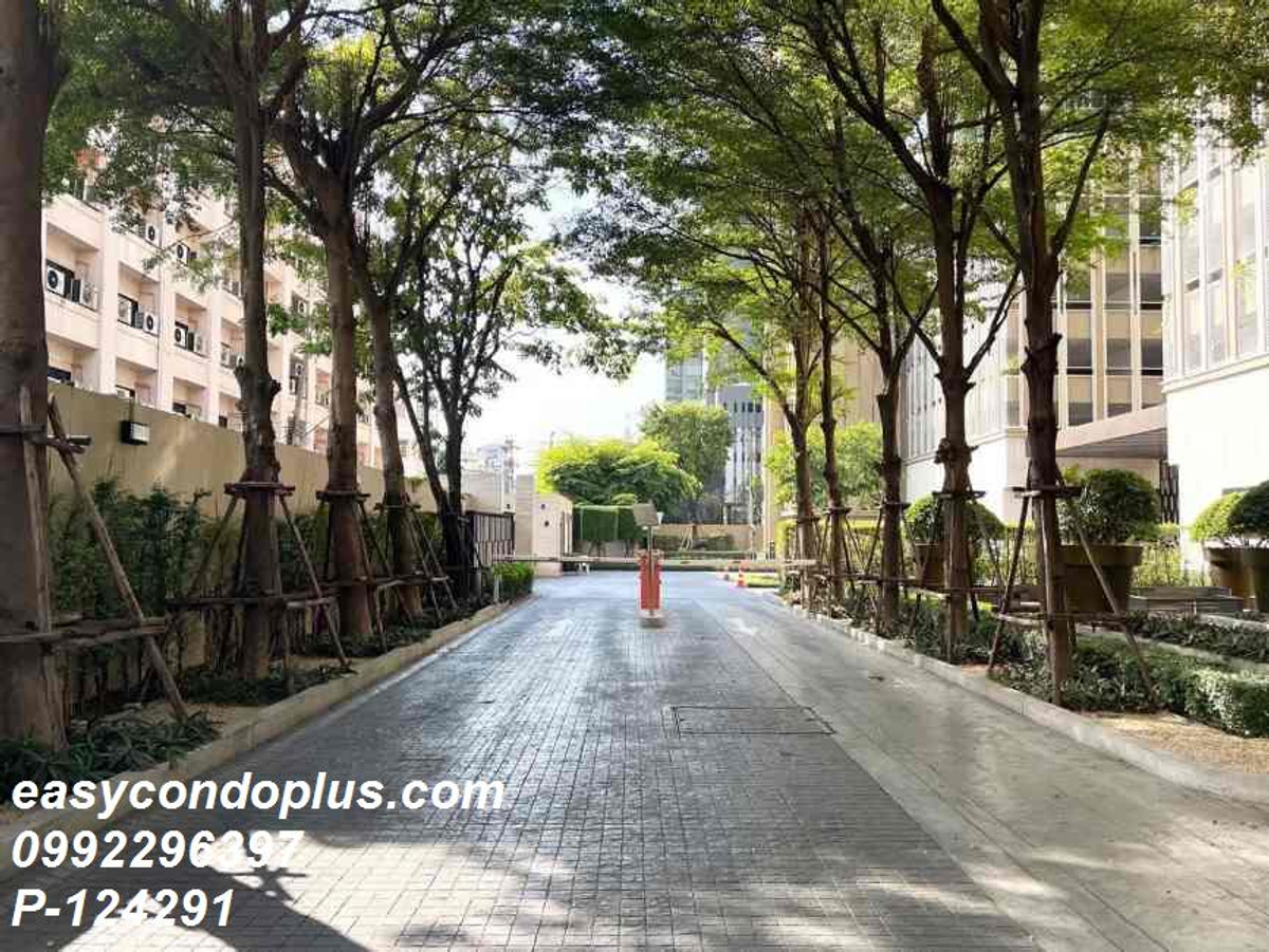 For RentCondoWongwianyai, Charoennakor : P-124291 Stunning 1 Bed at 98 Wireless Near BTS Wongwian Yai, 16,000 THB | Line Id: @easycondoplus | 099-229-6397