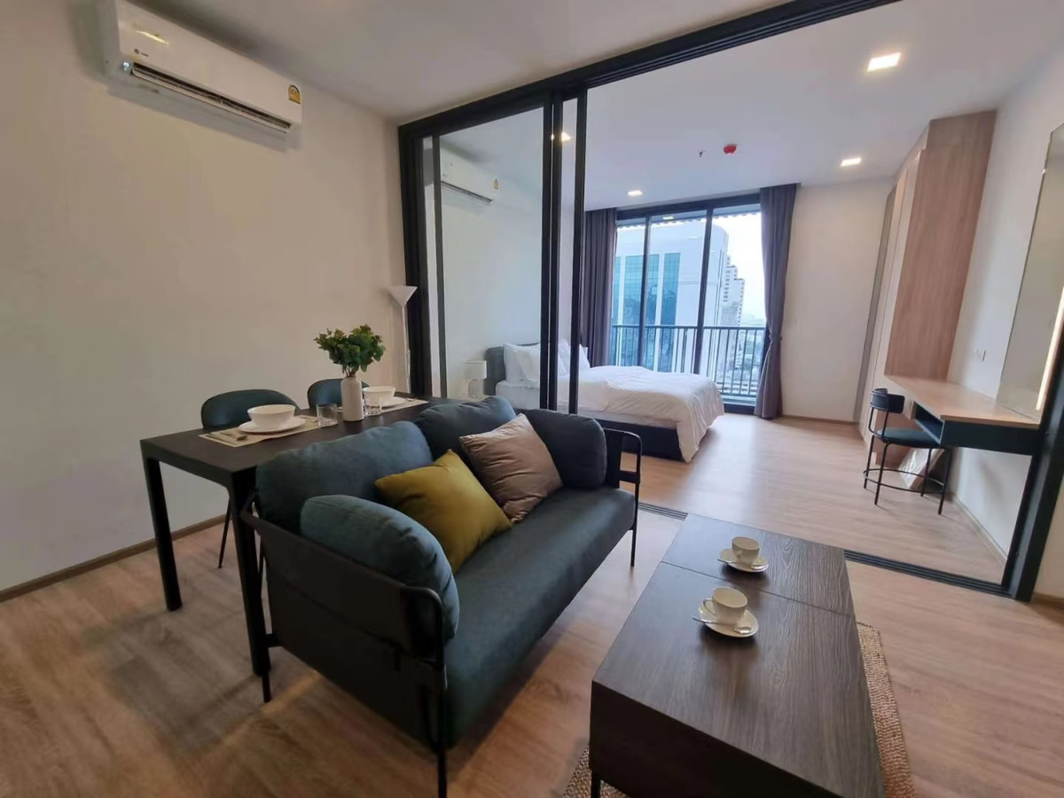 For RentCondoRatchathewi,Phayathai : XT Phayathai | High Floor Living in the Heart of Phayathai one bedroom condo rent 23,000 thb