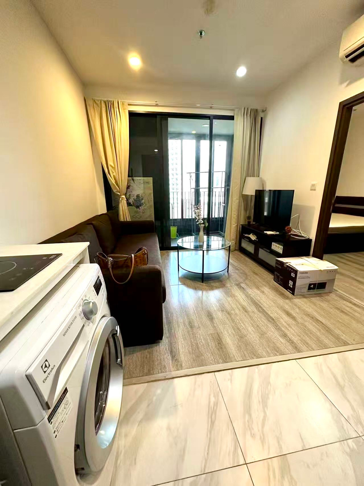 ให้เช่าคอนโดพระราม 9 เพชรบุรีตัดใหม่ RCA : 🏙️ Ideo Mobi Asoke — คอนโดทำเลอโศก ใจกลางเมือง ✨