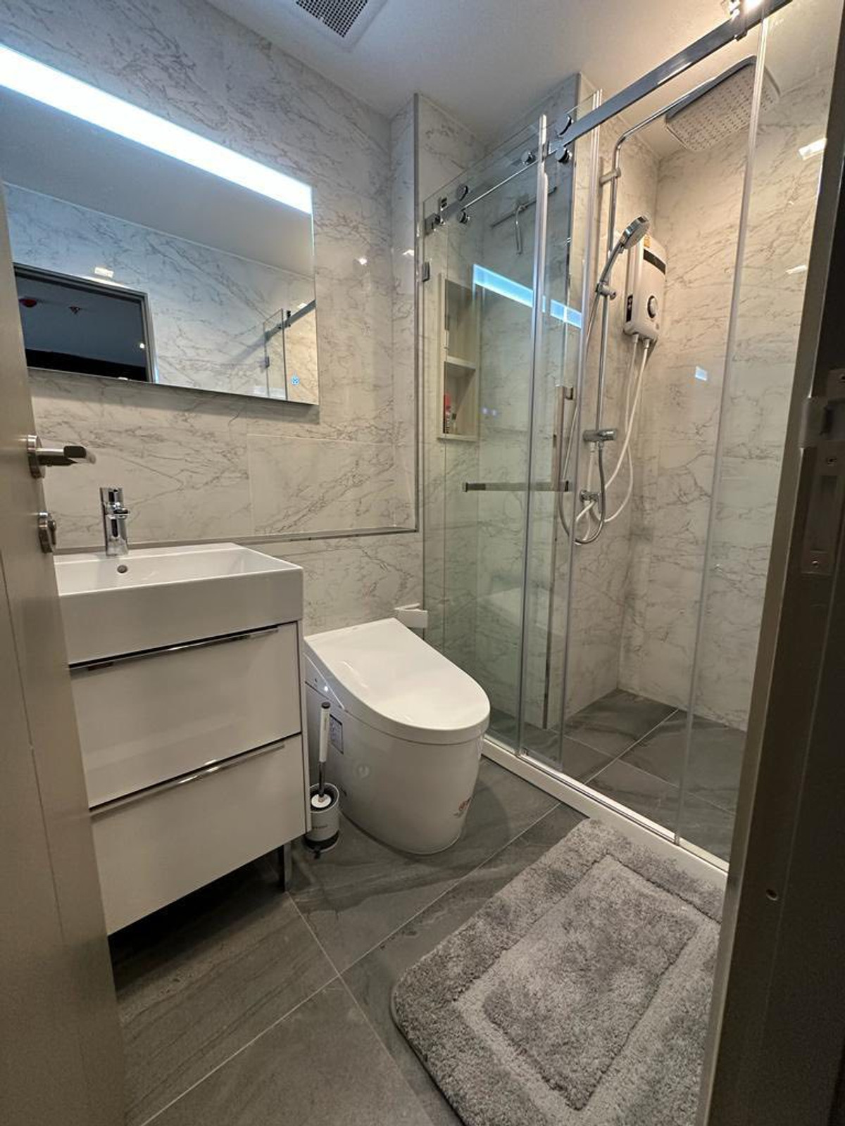 ขายคอนโดพระราม 9 เพชรบุรีตัดใหม่ RCA : 📌 𝐅𝐨𝐫 𝐒𝐀𝐋𝐄 ♦ Life Asoke Hype - 2 Bedrooms