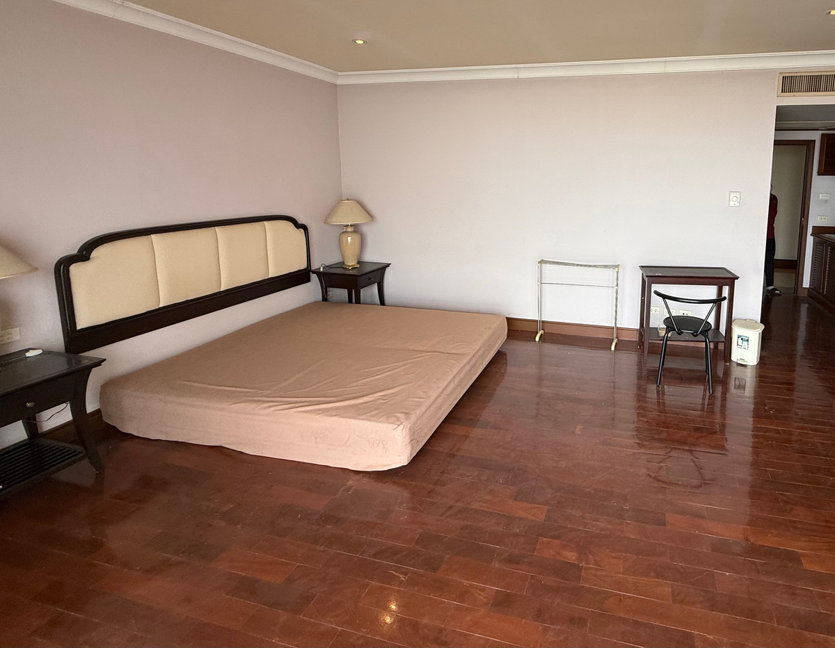 For SaleCondoRatchathewi,Phayathai : Urgent sale Grand Diamond Condominium, free transfer.