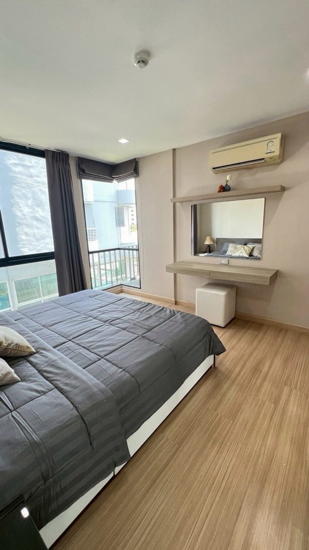 ให้เช่าคอนโดสุขุมวิท อโศก ทองหล่อ : 🔥17,000🔥 📣ให้เช่าด่วน คอนโด The Ace Ekkamai LINE : @area211 (มี@ด้านหน้า)
ใกล้Donki เเละ ทองหล่อ | ใกล้🟢BTS เอกมัย