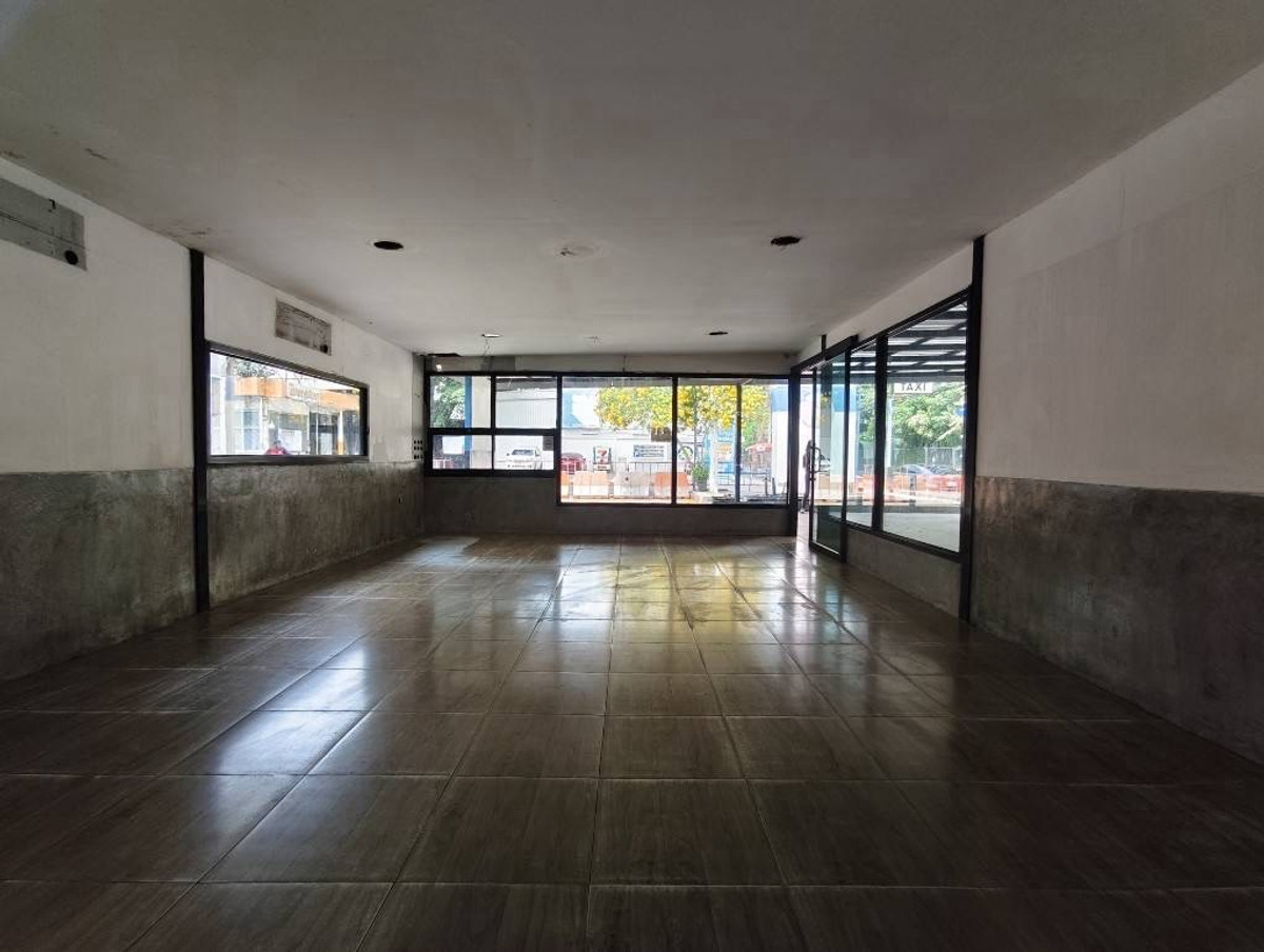 ให้เช่าร้านค้า/ตลาดนัดสะพานควาย จตุจักร : ให้เช่า พื้นที่ธุรกิจ 320 ตารางเมตร ติดถนนวิภาวดี MRT จตุจักร สำหรับ ร้านอาหาร ส้มตำ ชาบู หมูกระทะ ก๋วยเตี๋ยว แจ่วฮ้อน บุฟเฟต์ อาหารทะเล ซีฟู้ด ปิ้งย่าง ทำเลดี