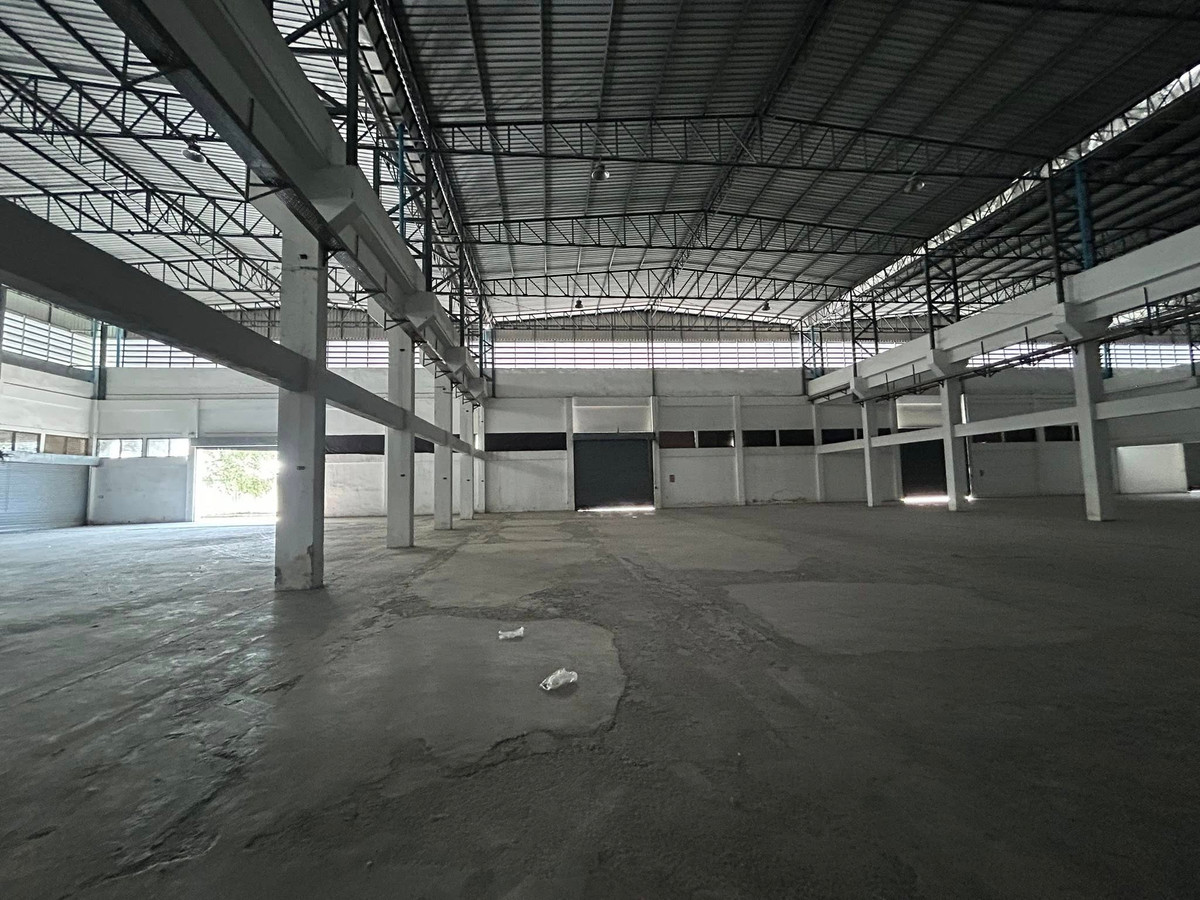 ให้เช่าโรงงานฉะเชิงเทรา : โรงงานให้เช่าใกล้นิคมเวลโกรว์ ถนนบางนาตราด กม.36 ขนาด 8,100ตรม. แบ่งเช่าได้ พื้นรับน้ำหนักได้ 3-4ตัน/ตรม. พื้นที่สีม่วงลาย