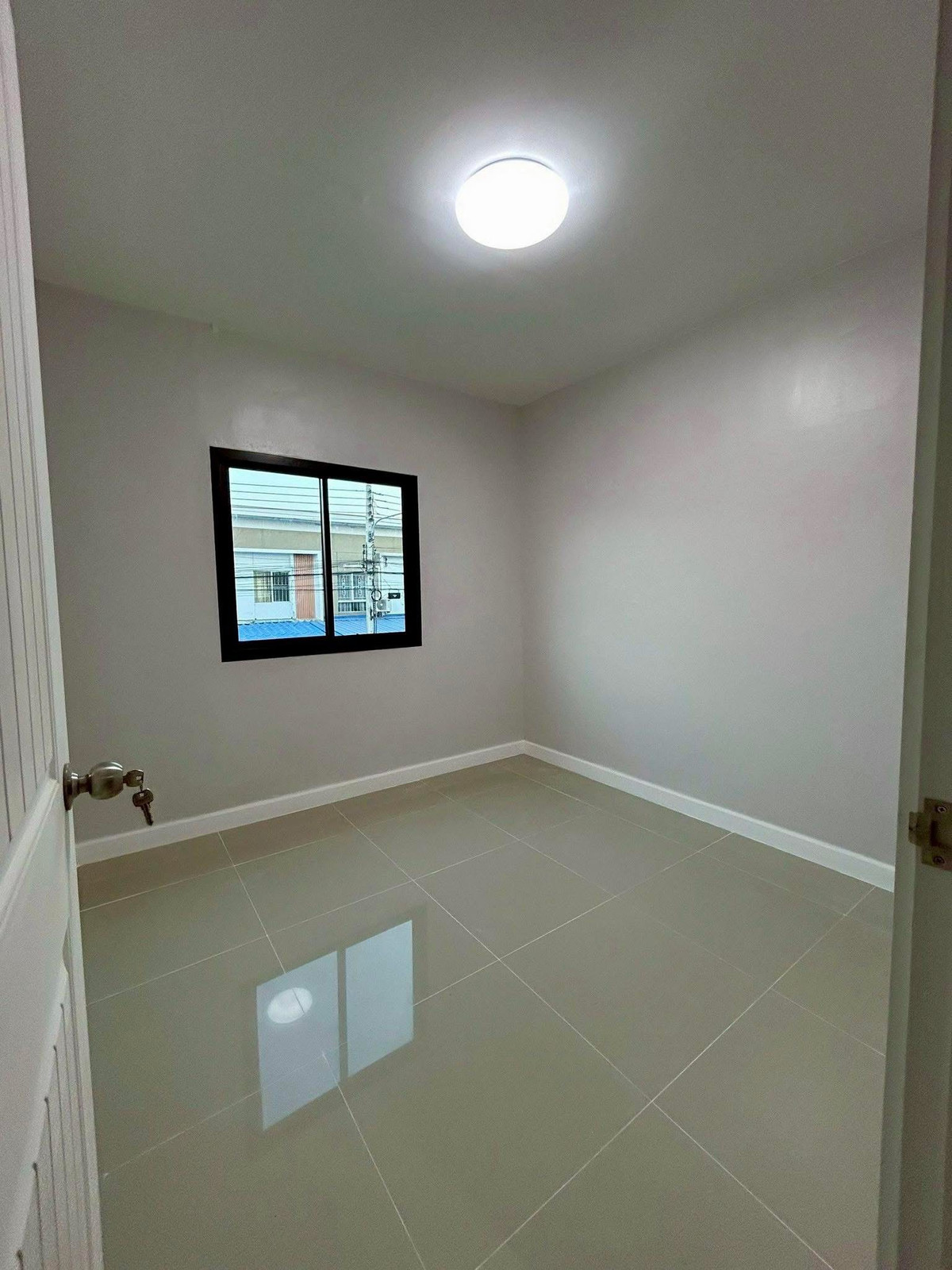 ขายทาวน์โฮมปทุมธานี รังสิต ธรรมศาสตร์ : ขายทาวน์เฮาส์พฤกษา 64/2 คลองสาม หลังมุม 24 ตร.ว. แต่งใหม่พร้อมอยู่ ฟรีโอน