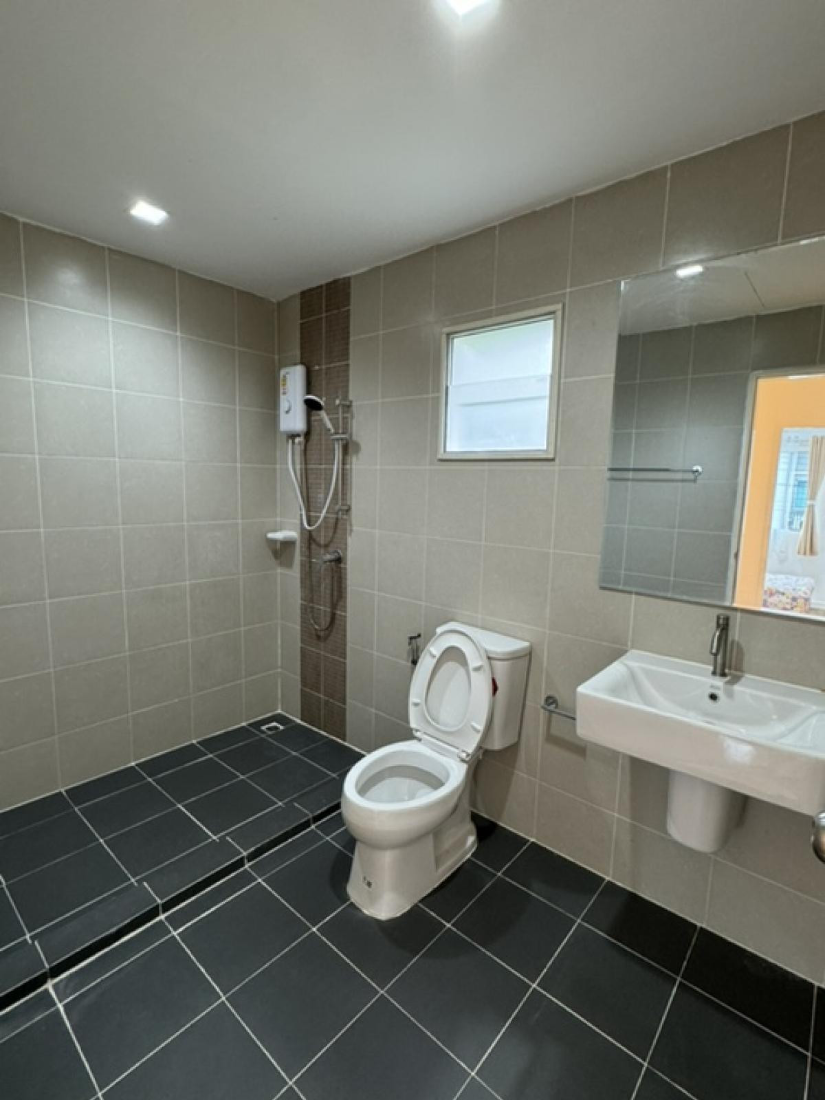 For RentTownhomeRama 2, Bang Khun Thian : Townhome for rent, Habitown Nest Tha Kham - Rama 2, near Lotus Rama 2, only 10 minutes.