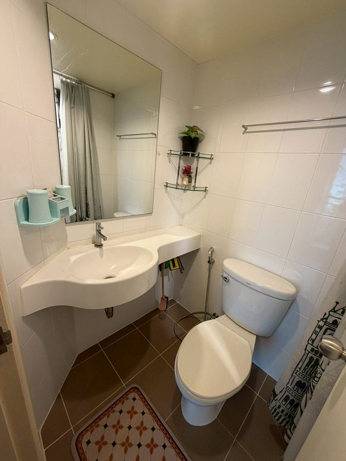 For RentCondoLadkrabang, Suwannaphum Airport : #Room for rent in very good condition 7000 baht #24 sq m Condo LPN Lumpini On Nut-Lat Krabang 1 near Airport Link and Suvarnabhumi Airport. Located on On Nut-Lat Krabang Road, next to the main road, opposite Wat Lan Bun Market. #Complete electrical applia