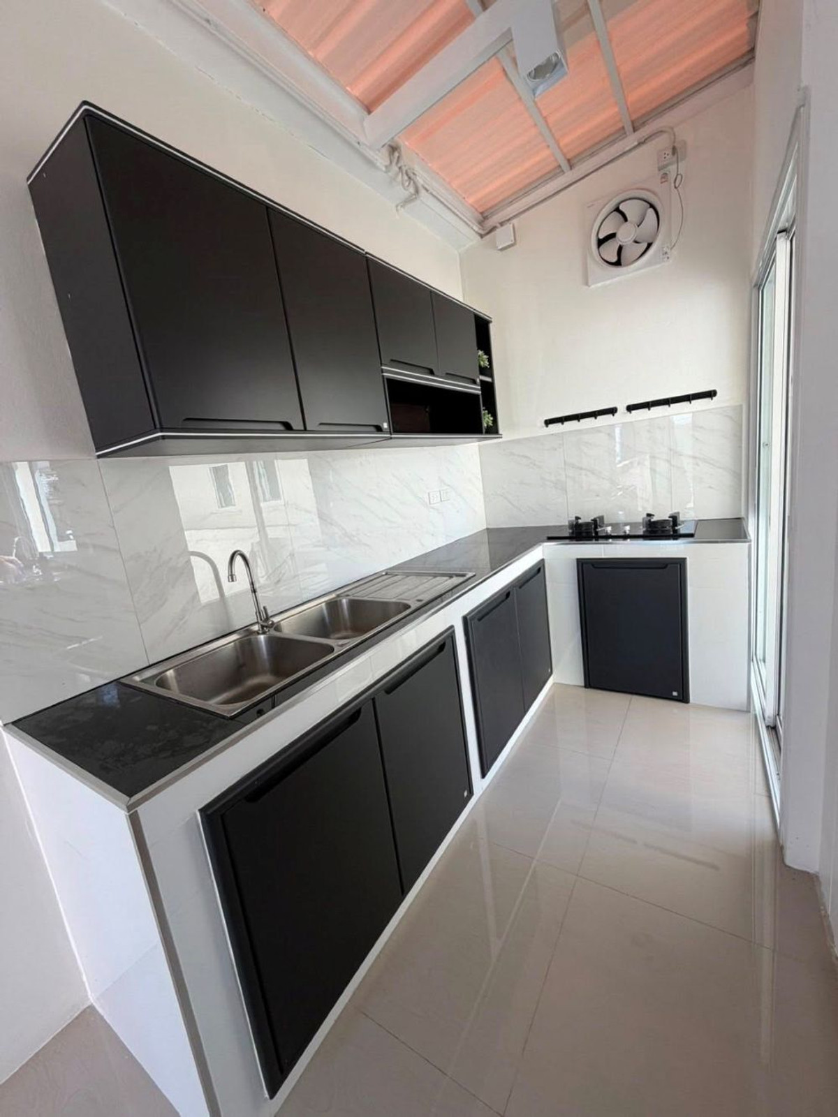 ให้เช่าบ้านระยอง : บ้านให้เช่าหมู่บ้านเพอร์เฟคโฮม (เนินสำลี) ระยอง เฟอร์ครบ พร้อมอยู่