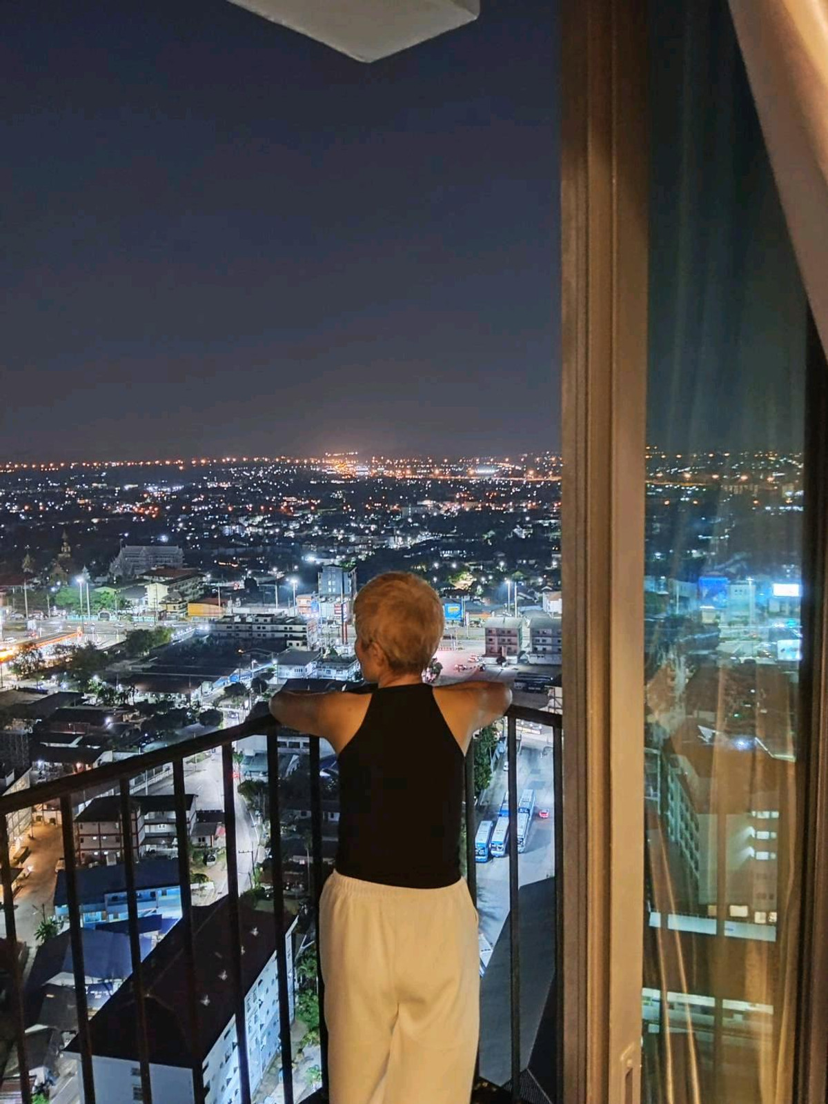 ให้เช่าคอนโดพัทยา บางแสน ชลบุรี สัตหีบ : Posh Pattaya​ ห้องมุม วิวทะเล+city