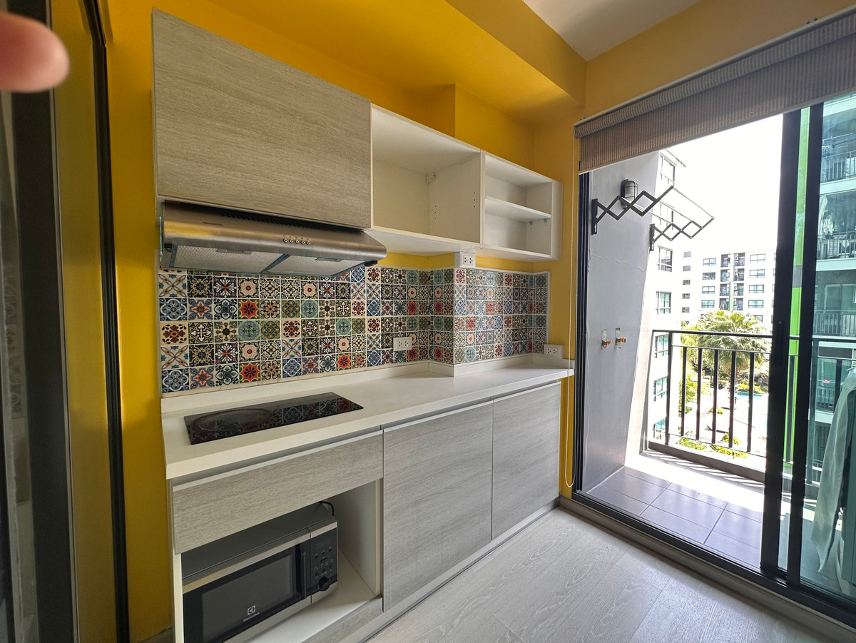 For SaleCondoVipawadee, Don Mueang, Lak Si : Urgent sale! Condo ready to move in, good location, Don Mueang-Songprapha, Grene Condo, Don Mueang-Songprapa, near Red Line Don Mueang / MRT Si Rat, corner room, 5th floor, size 34 sq m. Free common fees for the first year.