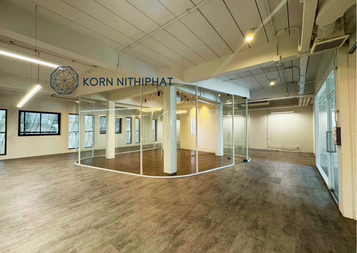 For RentOfficeSukhumvit, Asoke, Thonglor : For rent, 4-story detached building, 1,000 sq m, STAND ALONE BUILDING @ Thonglor Sukhumvit 55.