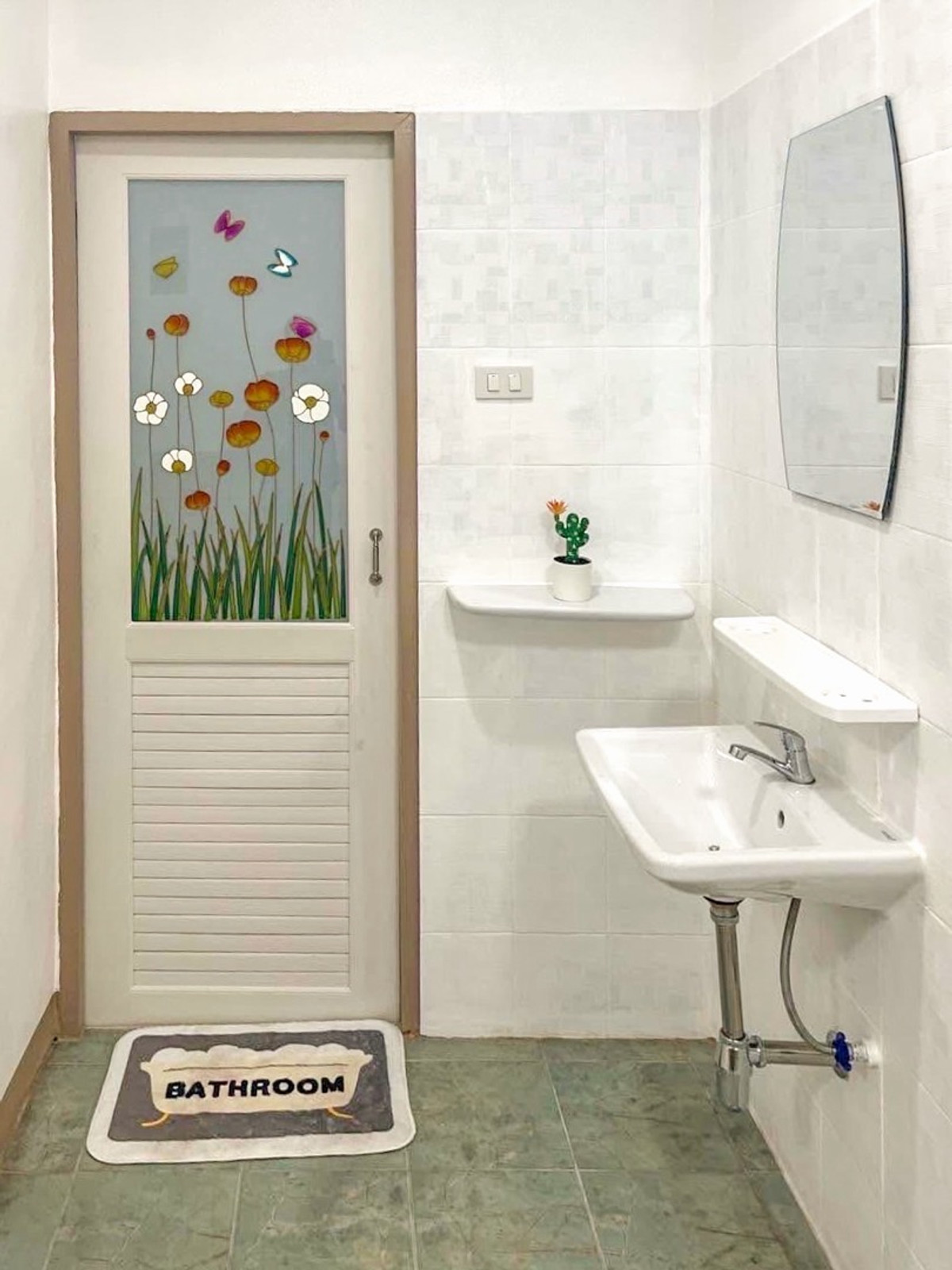 For SaleHouseSamut Prakan,Samrong : Reservation missed❗️💥Single-story townhouse for sale, renovated and ready to move in. There is space to add 1 more room💥📢 Installments only 5,000 /month.