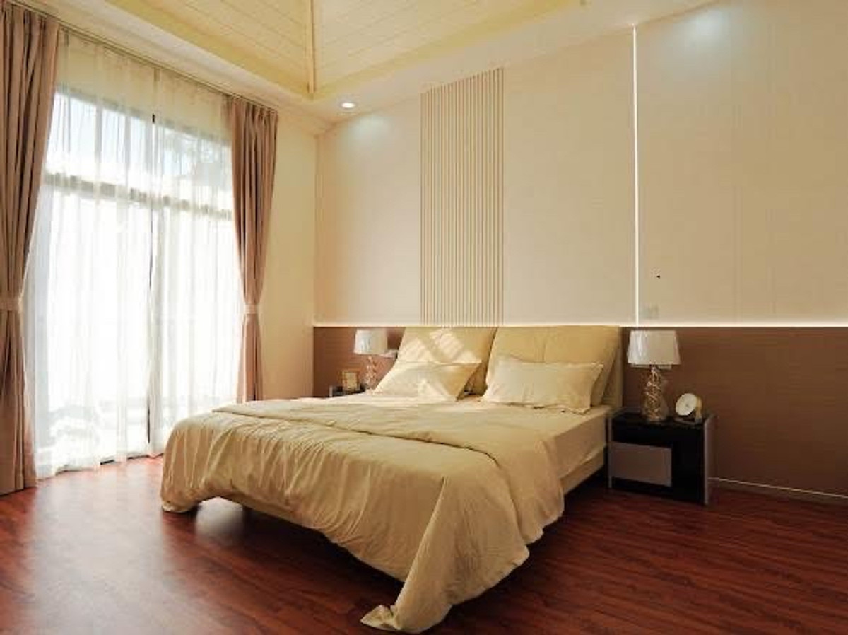 ขายพัทยา บางแสน ชลบุรี สัตหีบ : ขายบ้านเดี่ยวพูลวิลล่าใจกลางเมืองพัทยา โครงการธาดารวดี ทั้งหมด 6 ยูนิต 4 ห้องนอน 3 ห้องน้ำ 2 ที่จอดรถ 1 สระว่ายน้ำ