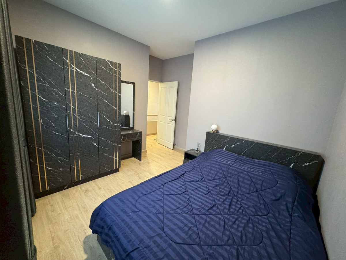 For RentNonthaburi, Bang Yai, Bangbuathong : 💕 Semi-detached house for rent, Q District Westgate project 💕 Beautiful house, ready to move in, complete with functions, suitable for both living and making a home office.