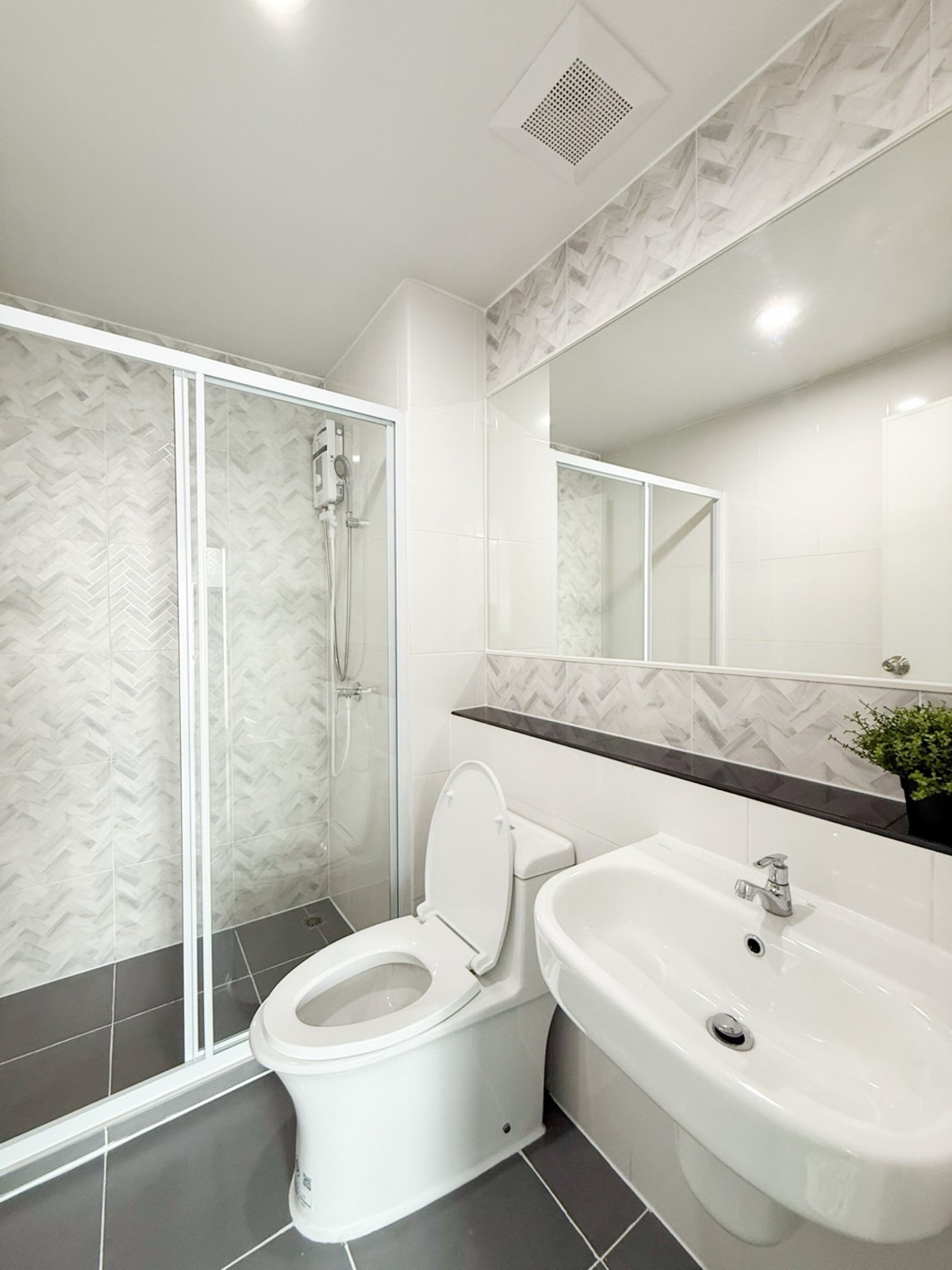 ให้เช่าคอนโดท่าพระ ตลาดพลู วุฒากาศ :  รีเจ้นท์ โฮม วุฒากาศ / Regent Home Wutthakat   1 ห้องนอน 1 ห้องน้ำ  ขนาด 28 ตรม  ชั้น 31