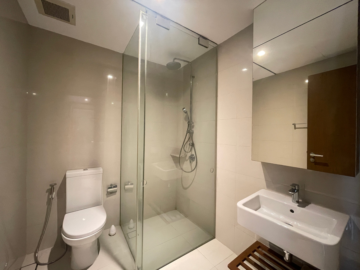 For SaleCondoSathorn, Narathiwat : Luxury Residence in Sathorn Area | Spacious 360 Sq.m. 3-Bedroom Home | Ideal for Family Living in CBD Bangkok, location near Sathorn business zone. And can easily connect to the city, near Saint Louis BTS Station.