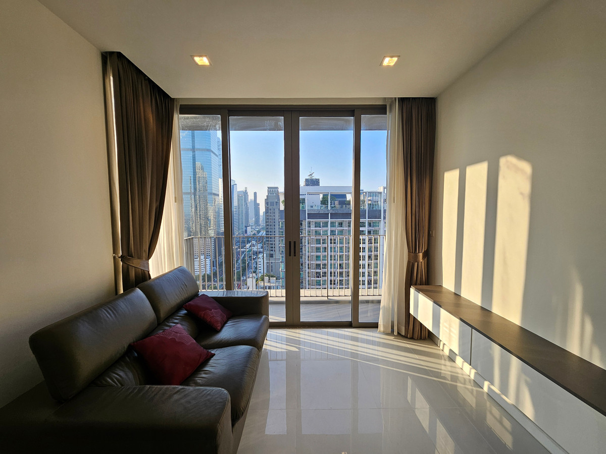 ให้เช่าคอนโดสาทร นราธิวาส : WFH แบบฟินๆ วิวเมืองสาทรแบบ Unblocked! Nara 9 ใกล้ BTS เพียงเอื้อมมือ 🚆