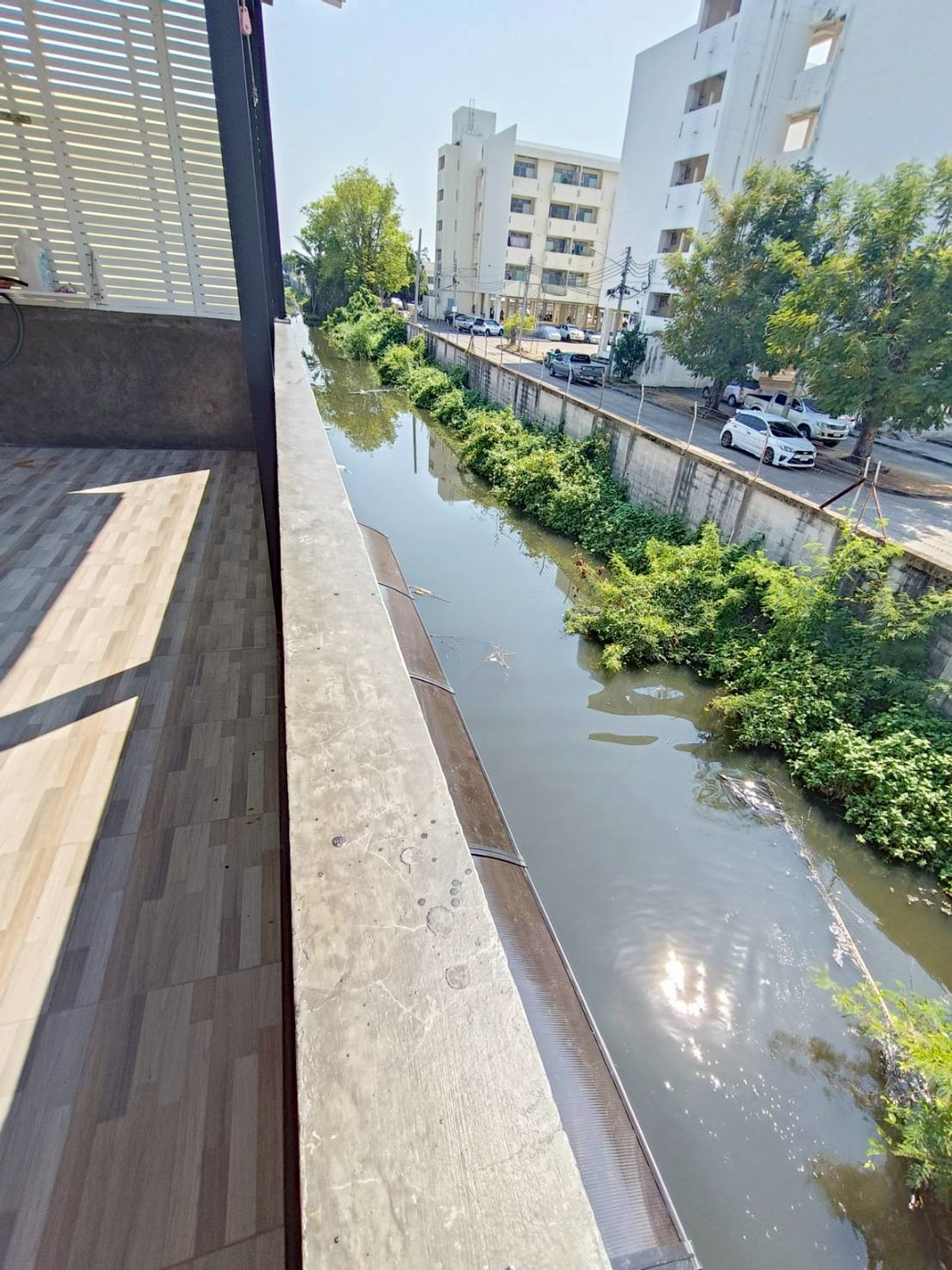 ให้เช่าทาวน์โฮมราษฎร์บูรณะ สุขสวัสดิ์ : (Newly Renovated) ทาวโฮม-หลังมุม พร้อมเข้าอยู่! / 18,500.- 