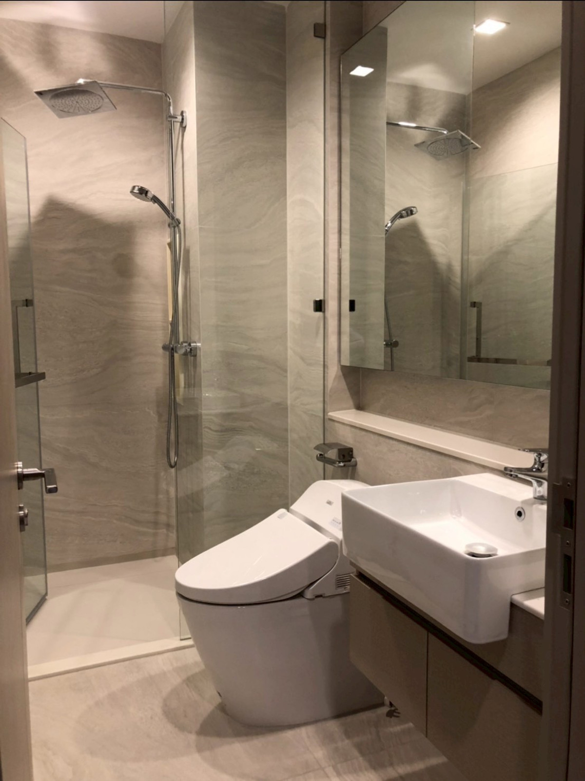 For RentCondoRatchathewi,Phayathai : ⚜️ Hot Deal 1 bedroom for rent The address siam ratchathewi ⚜️