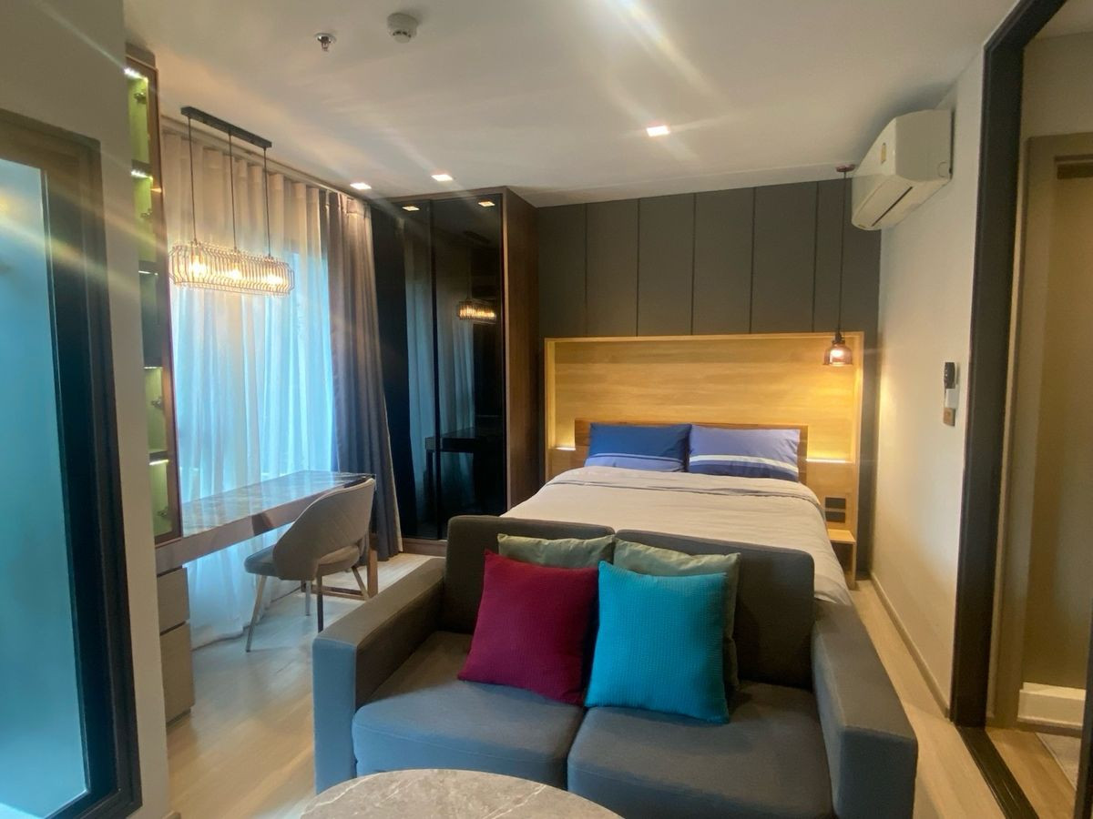 For RentCondoRama9, Petchburi, RCA : Condo, 7th floor, fully furnished, beautifully decorated, for rent, Rama 9-New Phetchaburi area, near MRT Rama 9, only 600 meters.
