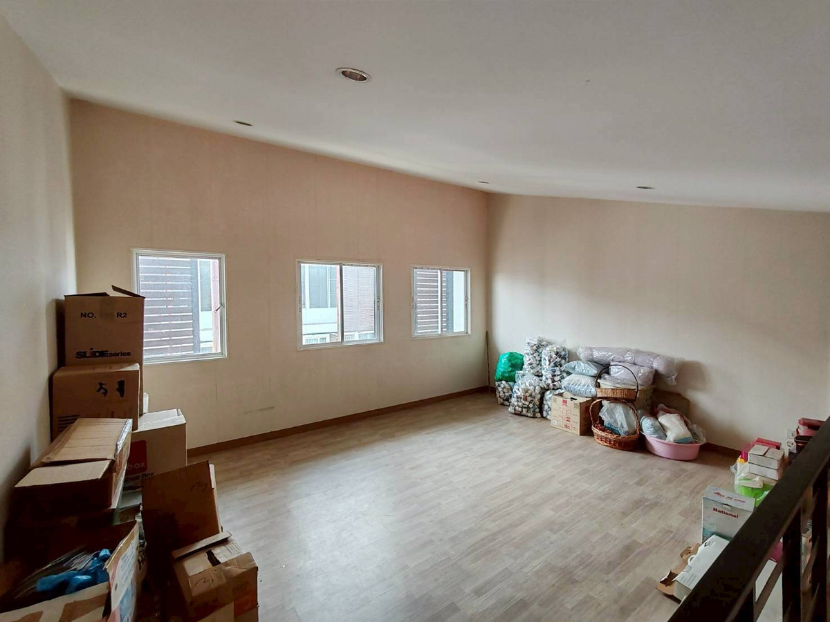 ขายทาวน์โฮมแจ้งวัฒนะ เมืองทอง : 276AGKI🔥 ด่วน! ราคาดีสุดในโครงการ ทาวน์เฮ้าส์ The Attic สี่ไชยทอง บ้านไซซ์ใหญ่ 