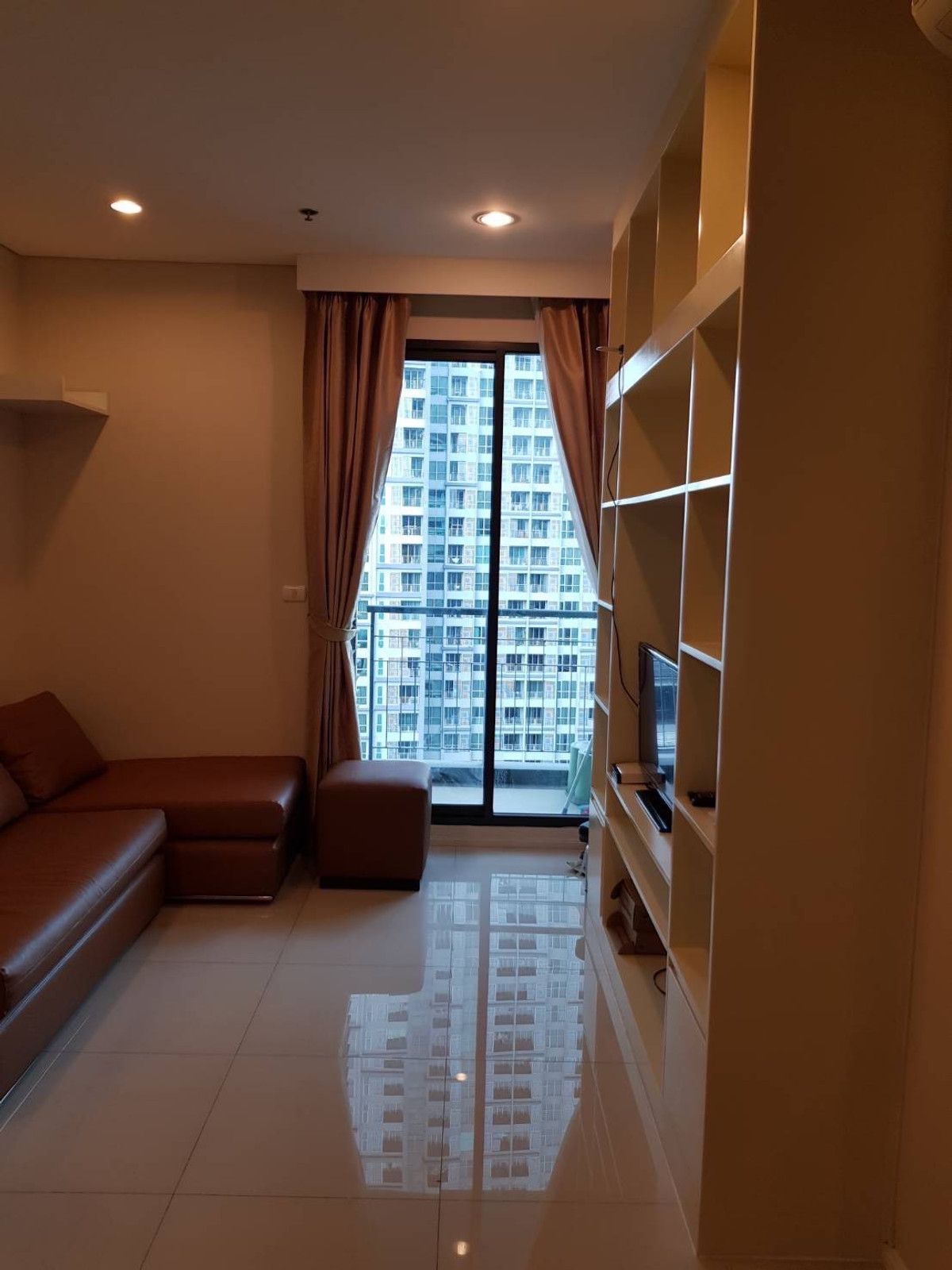 ขายคอนโดพระราม 9 เพชรบุรีตัดใหม่ RCA : Villa Asoke / 1 Bedroom (FOR SALE), วิลล่า อโศก / 1 ห้องนอน (ขาย) TARN307