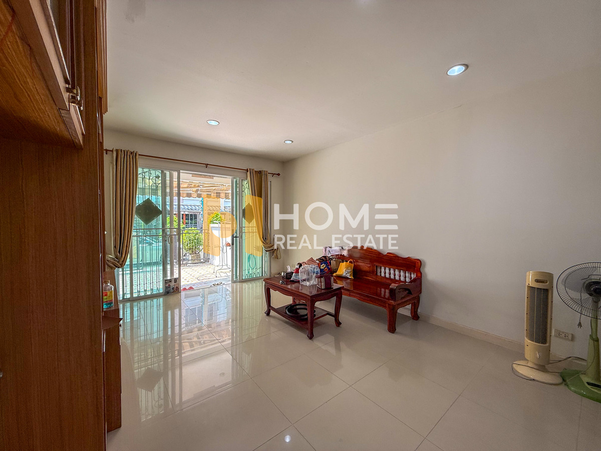 For SaleTownhomePattanakan, Srinakarin : Baan Klang Muang S Saint Srinakarin / 4 Bedrooms (FOR SALE) GNG046