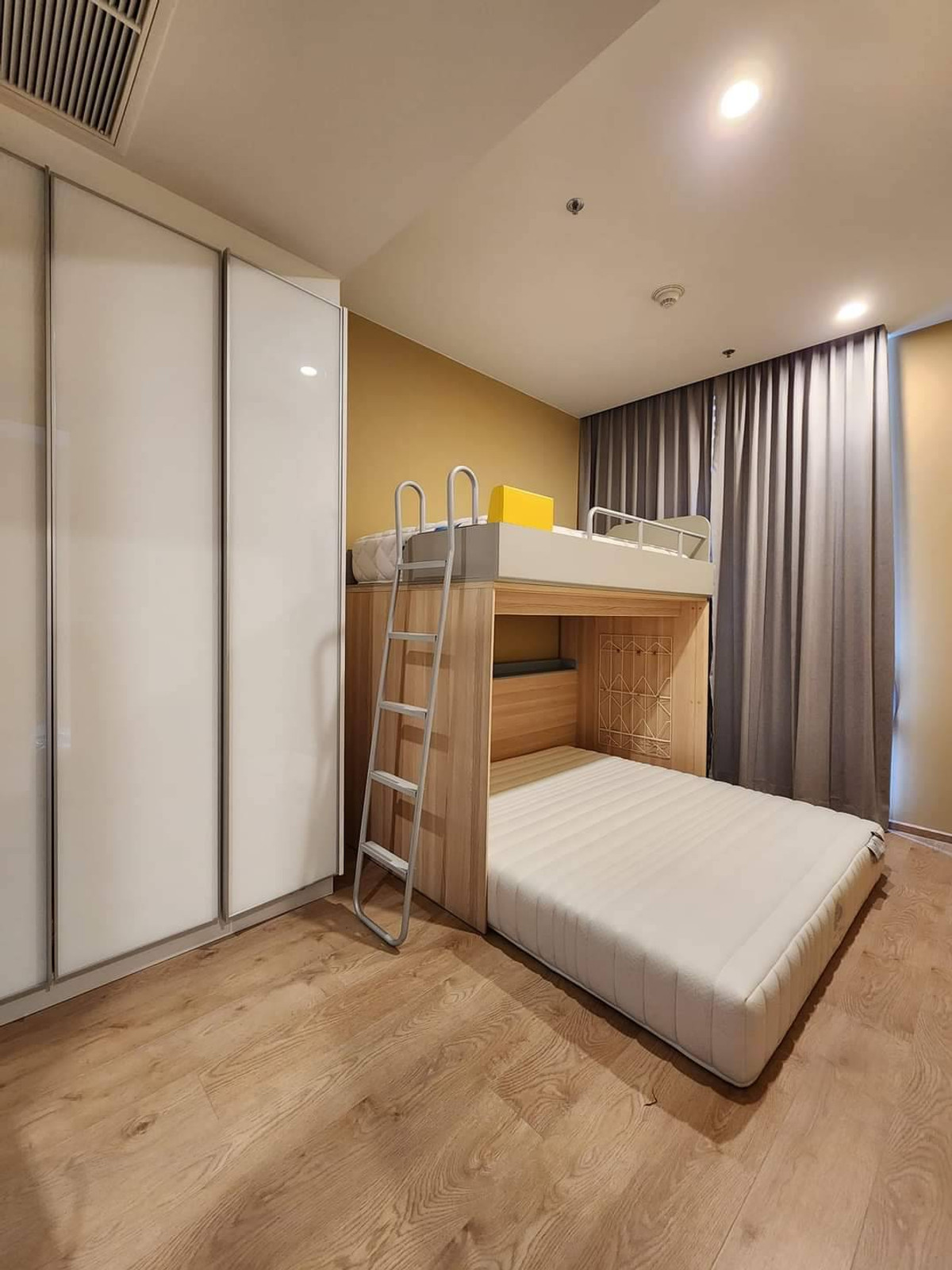 For RentCondoSukhumvit, Asoke, Thonglor : !! Beautiful room for rent, Condo Noble BE19, near BTS Asoke.