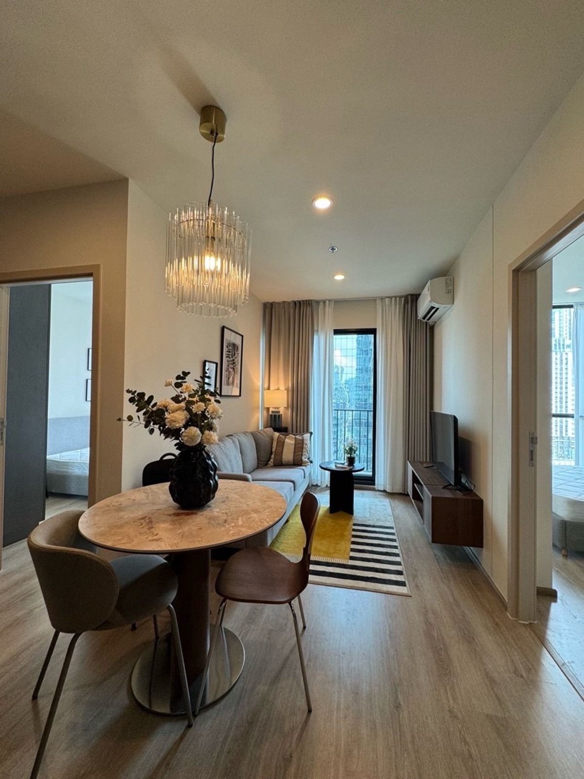 ให้เช่าคอนโดพระราม 9 เพชรบุรีตัดใหม่ RCA : ให้เช่า 2 นอน พระราม 9 คอนโดใหม่ ชั้น 19 คอนโด Nue District R9