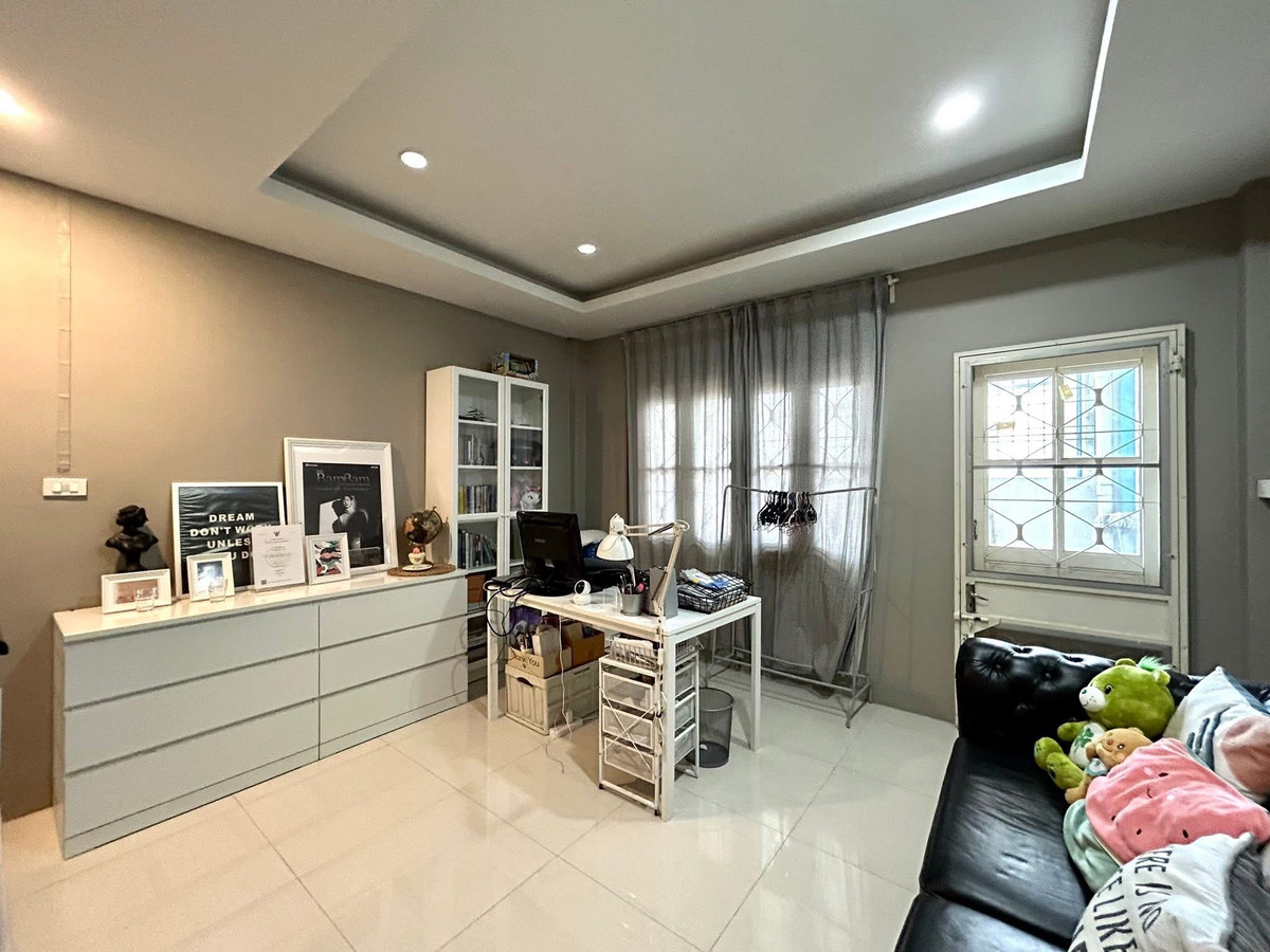 For SaleTownhomeRama5, Ratchapruek, Bangkruai : 3-story townhome for sale | Baan Narinthorn Bang Kruai-Rama 5 near Lotus Nakhon In