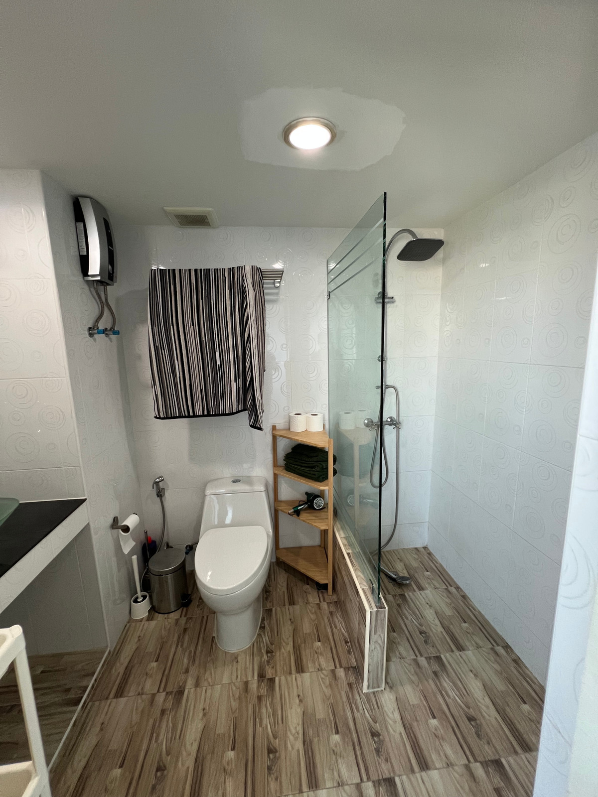 ให้เช่าคอนโดพระราม 3 สาธุประดิษฐ์ : กว้างขวาง 3 ห้องนอน 3 ห้องน้ำ 114ตรม | MRT คลองเตย | 30,000/เดือน