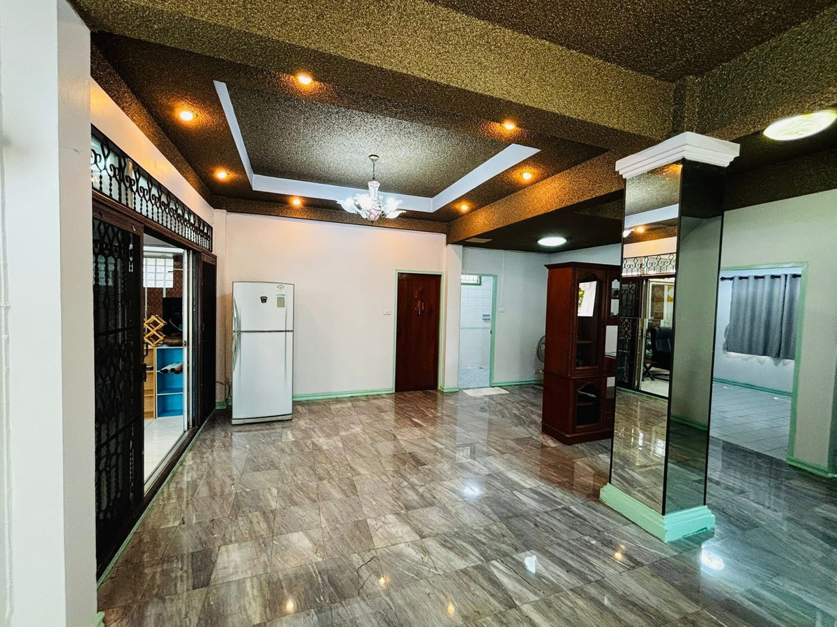 ให้เช่าบ้านโชคชัย4 ลาดพร้าว71 : ให้เช่าบ้านใกล้รถไฟฟ้า สถานีโชคชัย4 ใกล้โรงบาลเปาโล ถนนโชคชัย4 บ้านเดี่ยว2ชั้น หลังมุม 4นอน 2น้ำ 3ที่จอดรถ ตกแต่งครบพร้อมอยู่