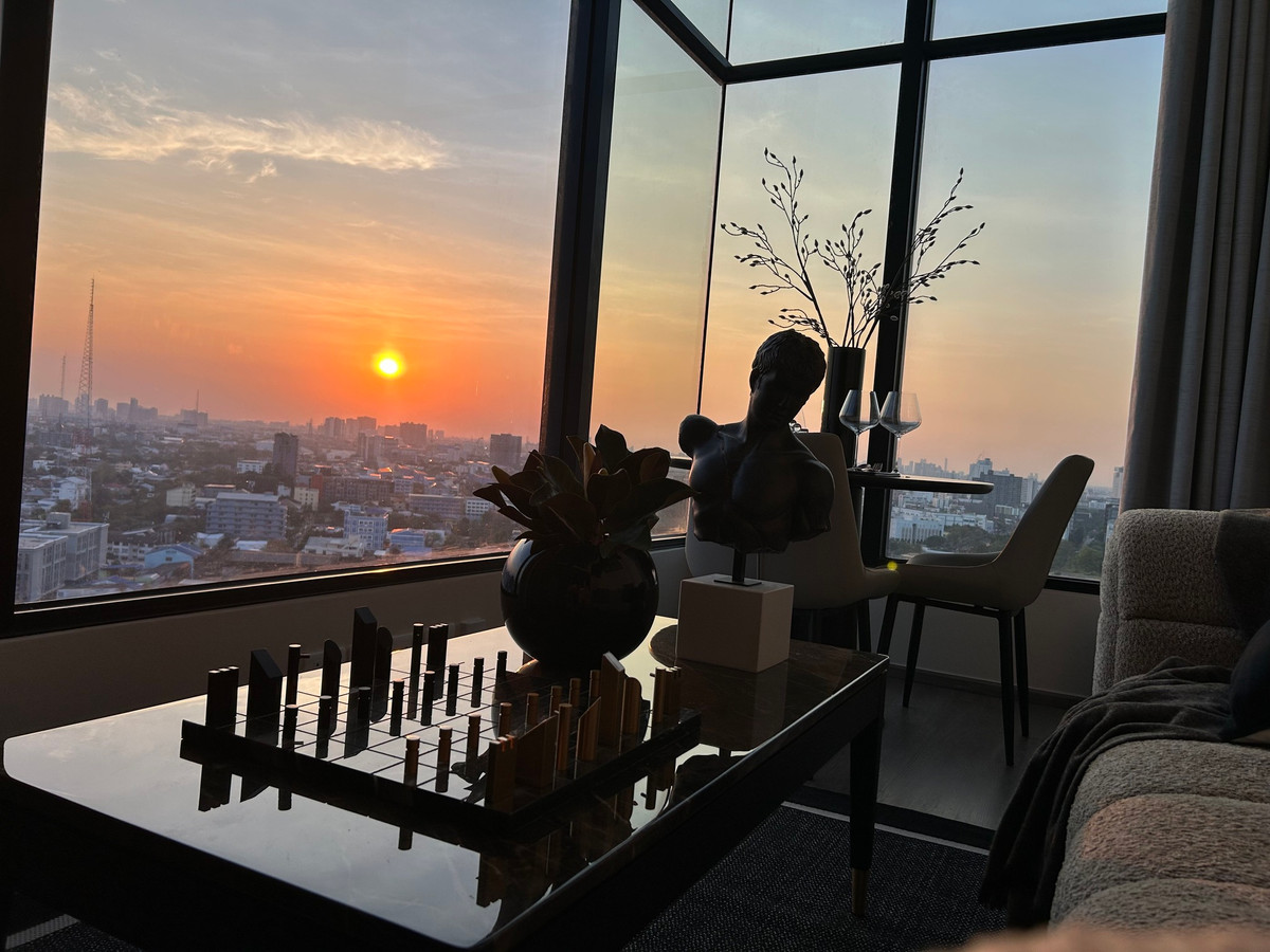 For RentCondoKasetsart, Ratchayothin : FOR RENT @ So Origin Kaset Interchange 📍 Kaset-Ratchayothin, next to the BTS, connecting 2 lines.